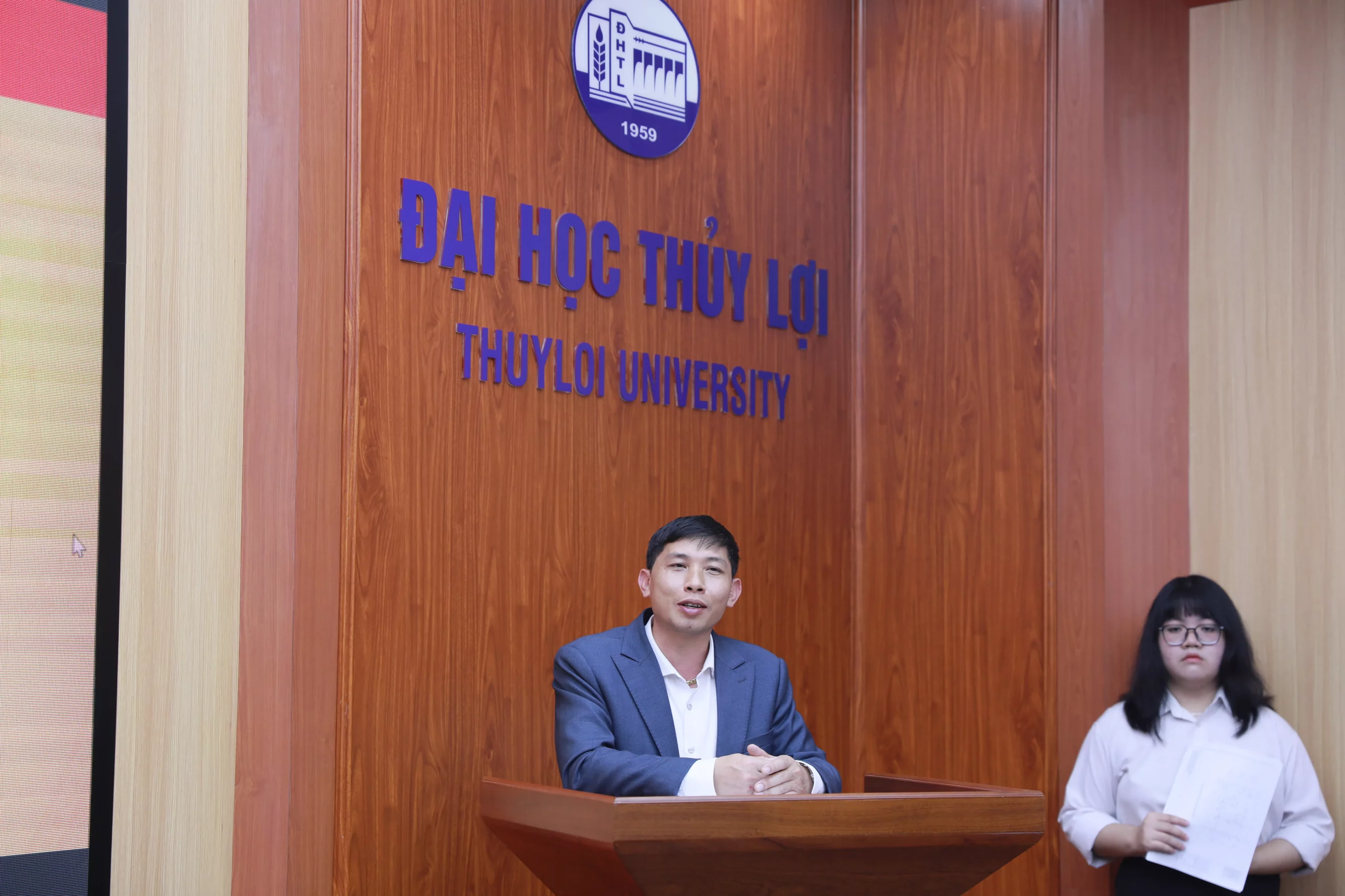 Chi bộ Công nghệ thông tin 4 kết nạp 4 Đảng viên là sinh viên Trường Đại học Thủy lợi