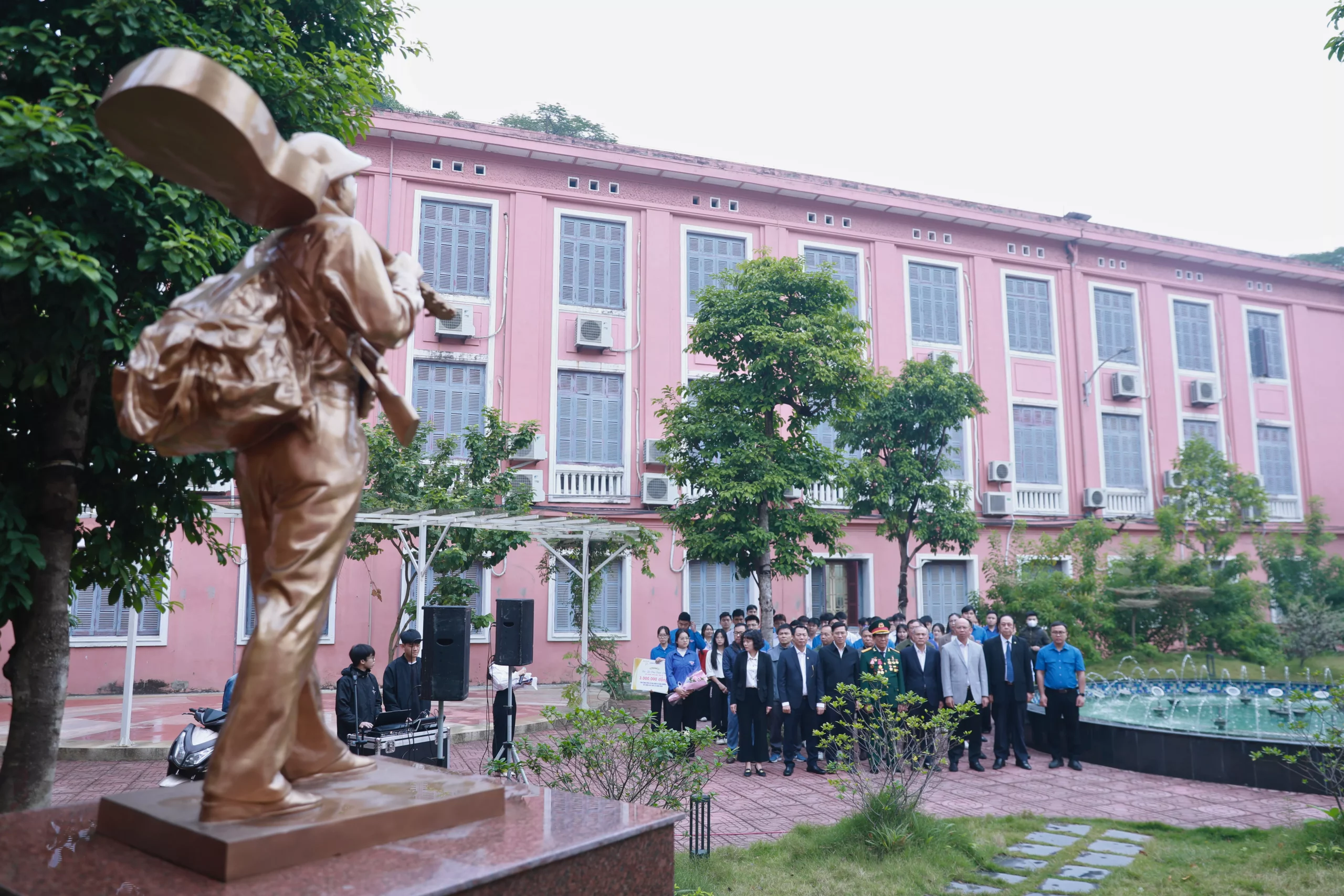 Lễ Chào cờ đầu tháng 12/2025 tại Trường Đại học Thủy lợi: Bồi đắp truyền thống, lan tỏa tinh thần trách nhiệm của Tuổi trẻ