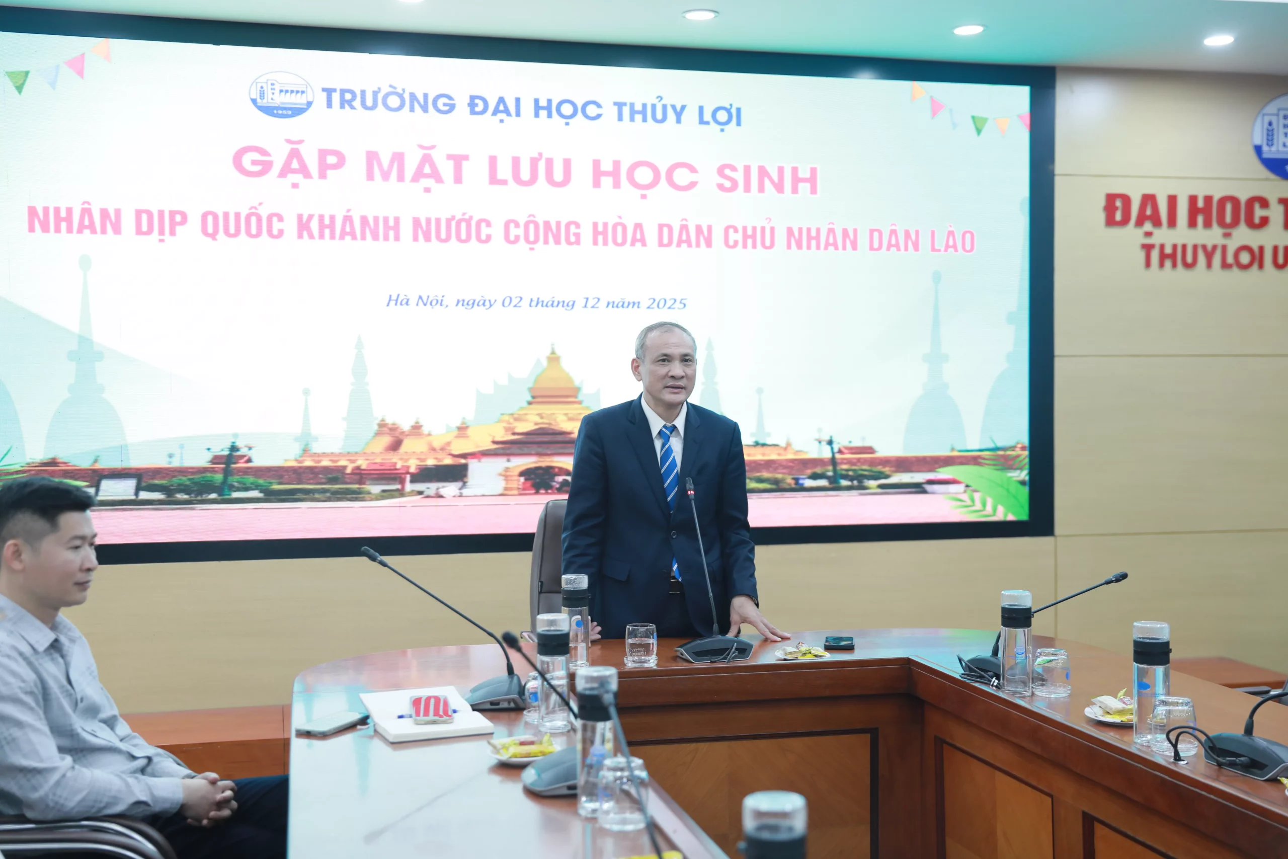 Trường Đại học Thủy lợi gặp mặt lưu học sinh Lào nhân kỷ niệm 50 năm Quốc khánh CHDCND Lào