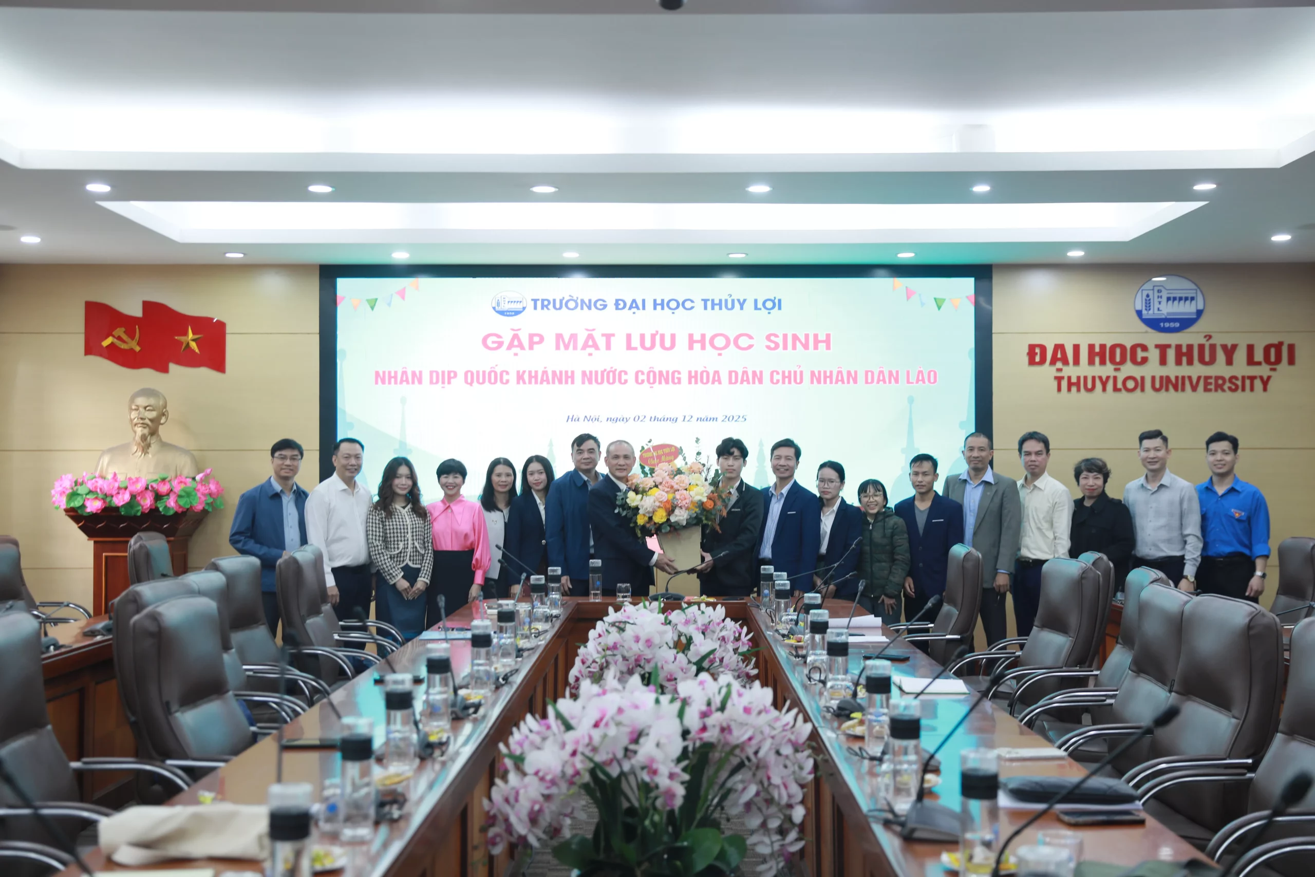 Trường Đại học Thủy lợi gặp mặt lưu học sinh Lào nhân kỷ niệm 50 năm Quốc khánh CHDCND Lào