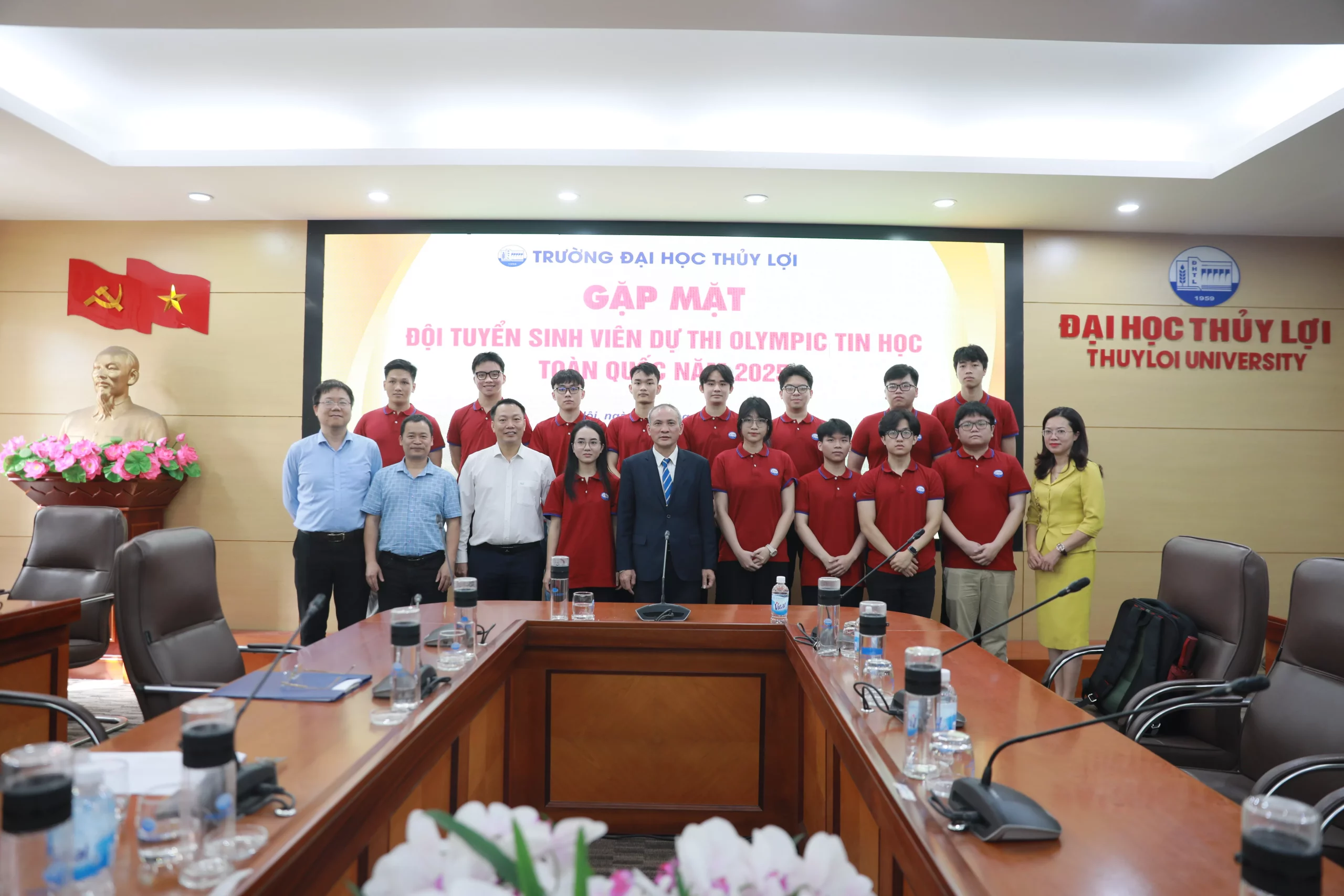 Gặp mặt Đội tuyển Olympic Tin học Toàn quốc 2025 của Trường Đại học Thủy lợi