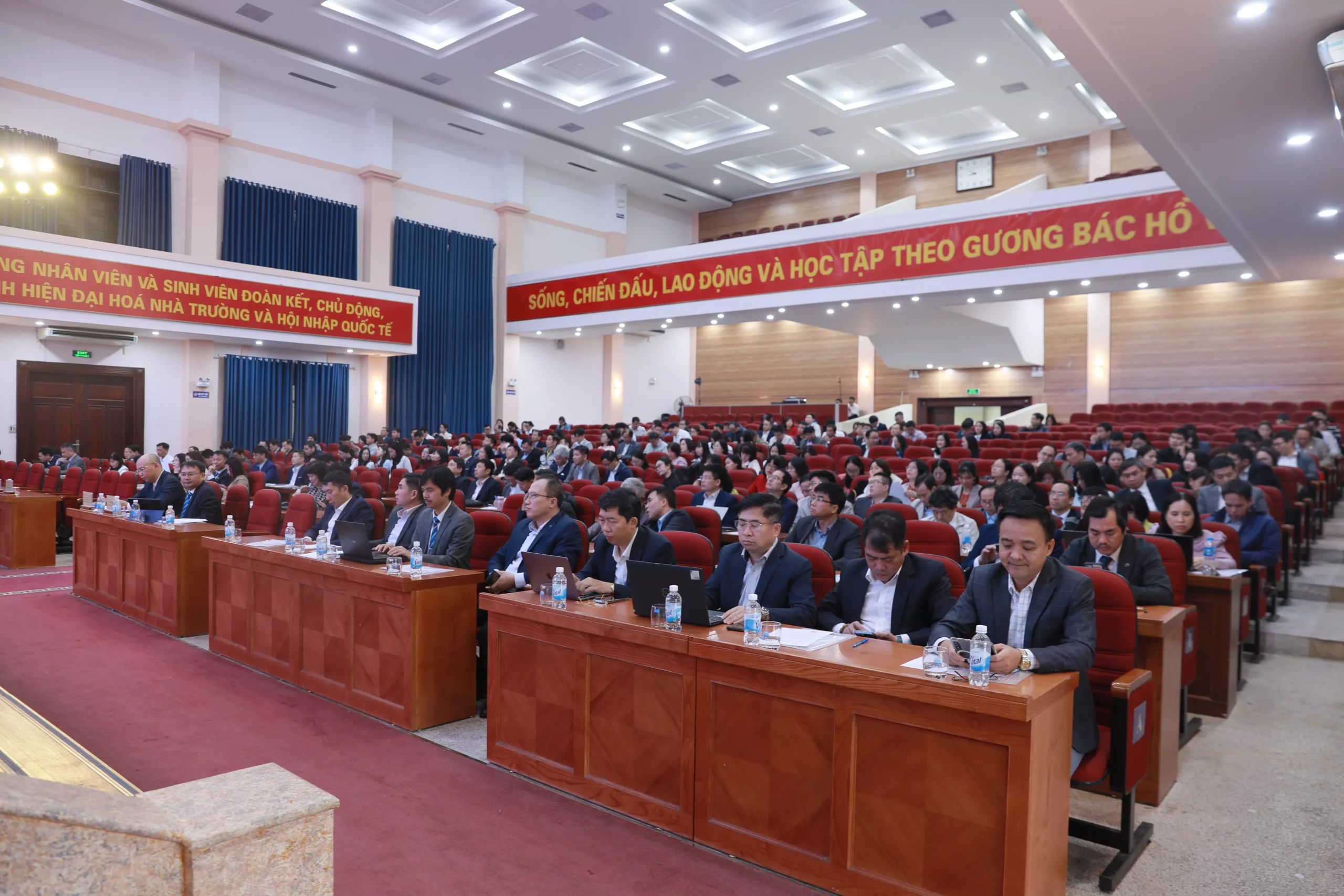 Trường Đại học Thủy lợi triển khai nhiệm vụ năm học 2025–2026: Tăng cường đổi mới, nâng cao chất lượng đào tạo trong bối cảnh mới