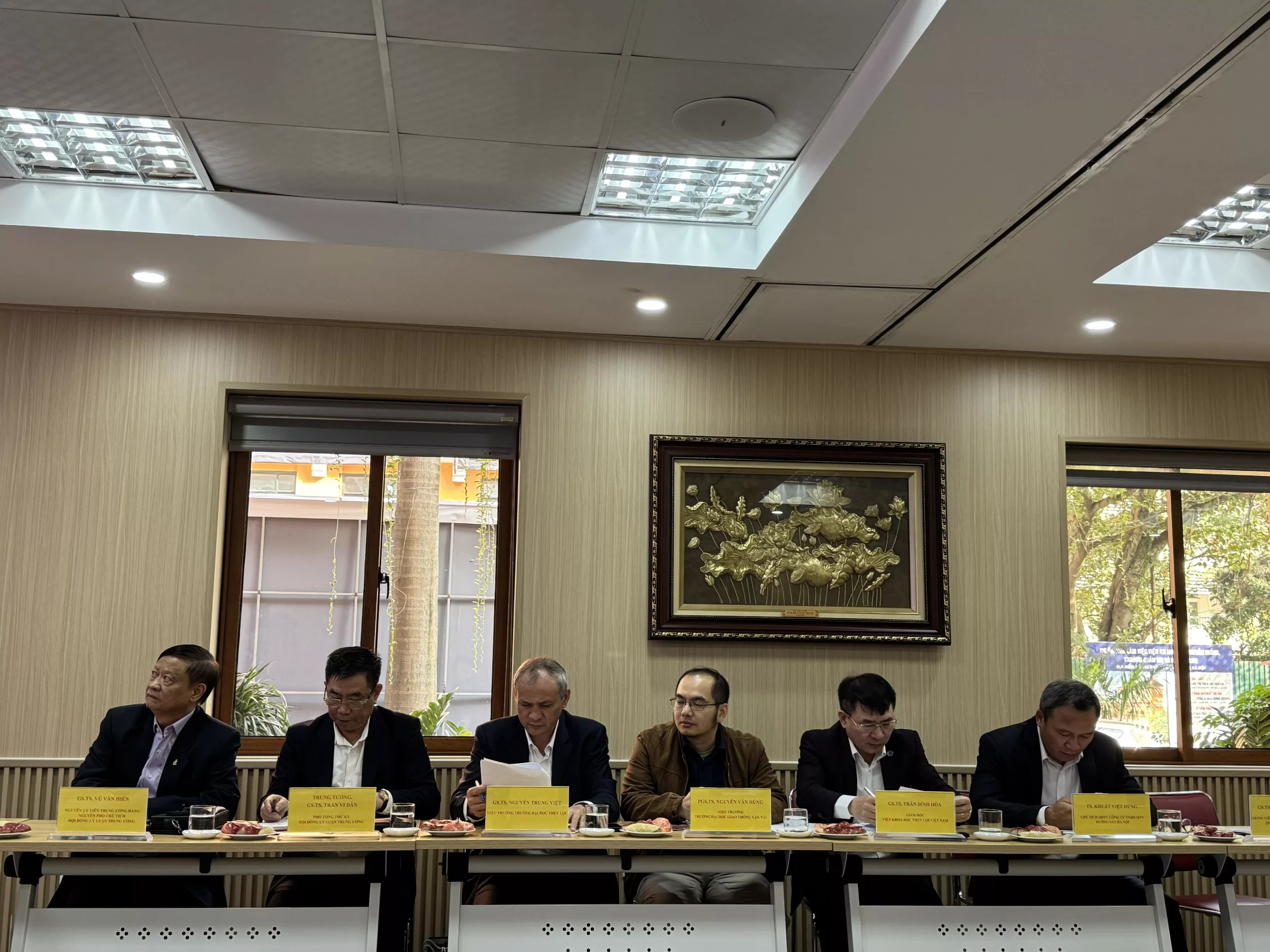 Trường Đại học Thủy lợi tham dự tọa đàm “An ninh phi truyền thống trong quản trị đô thị Hà Nội: Thực trạng – thách thức – giải pháp bền vững”