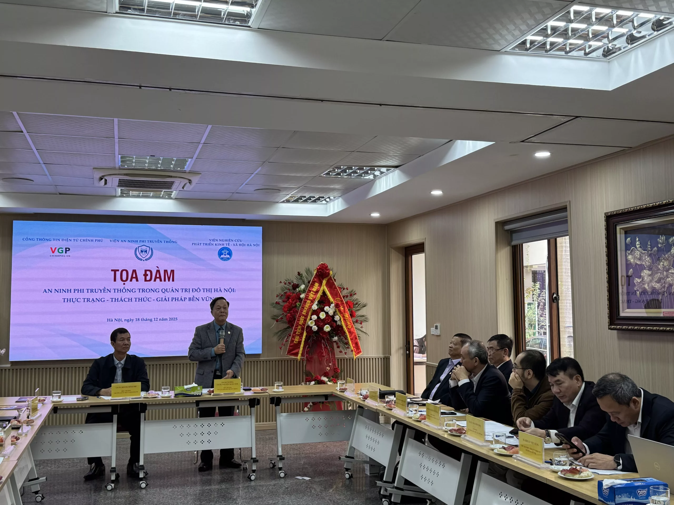 Trường Đại học Thủy lợi tham dự tọa đàm “An ninh phi truyền thống trong quản trị đô thị Hà Nội: Thực trạng – thách thức – giải pháp bền vững”