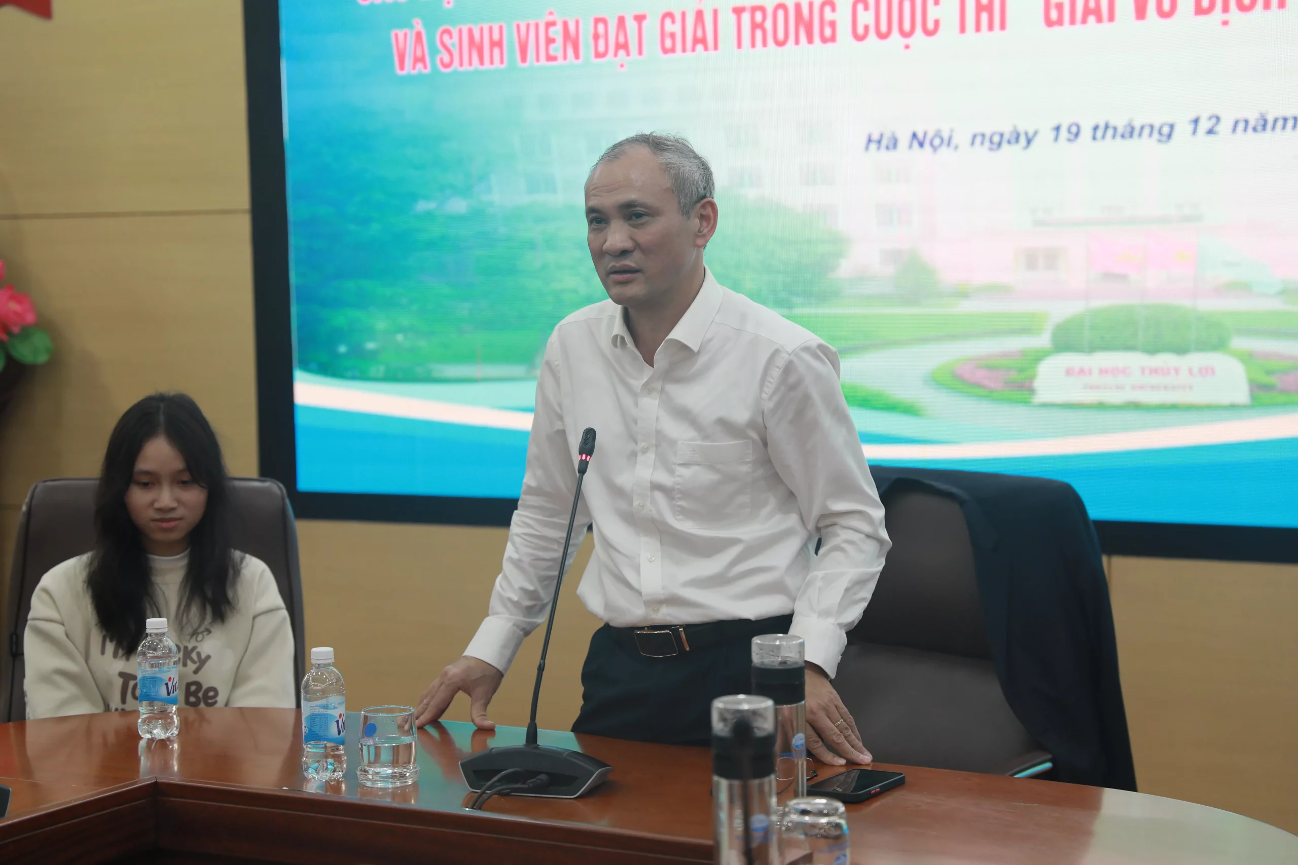 Trường Đại học Thủy lợi biểu dương các gương mặt xuất sắc tại các đấu trường trí tuệ quốc gia và quốc tế