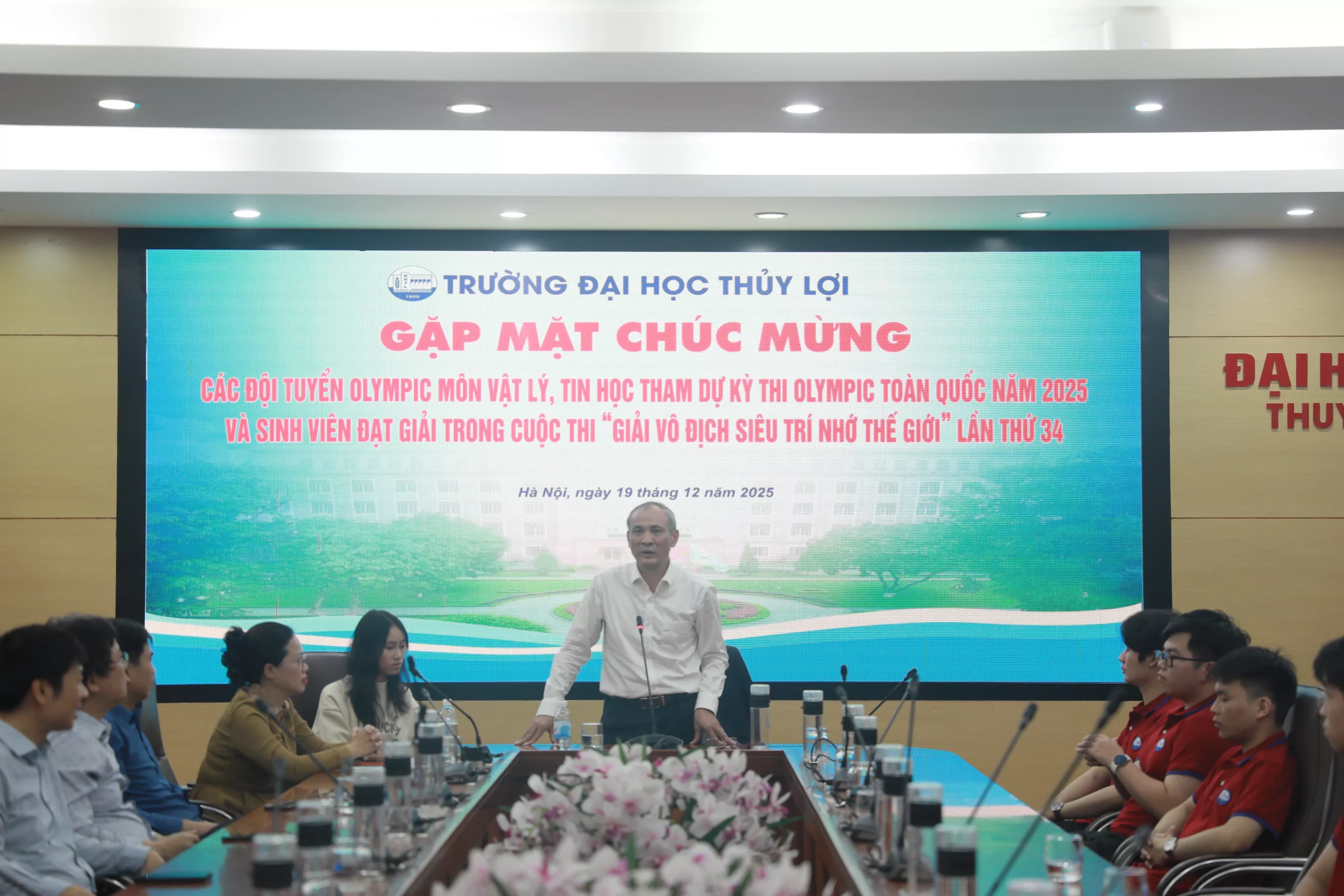 Trường Đại học Thủy lợi biểu dương các gương mặt xuất sắc tại các đấu trường trí tuệ quốc gia và quốc tế