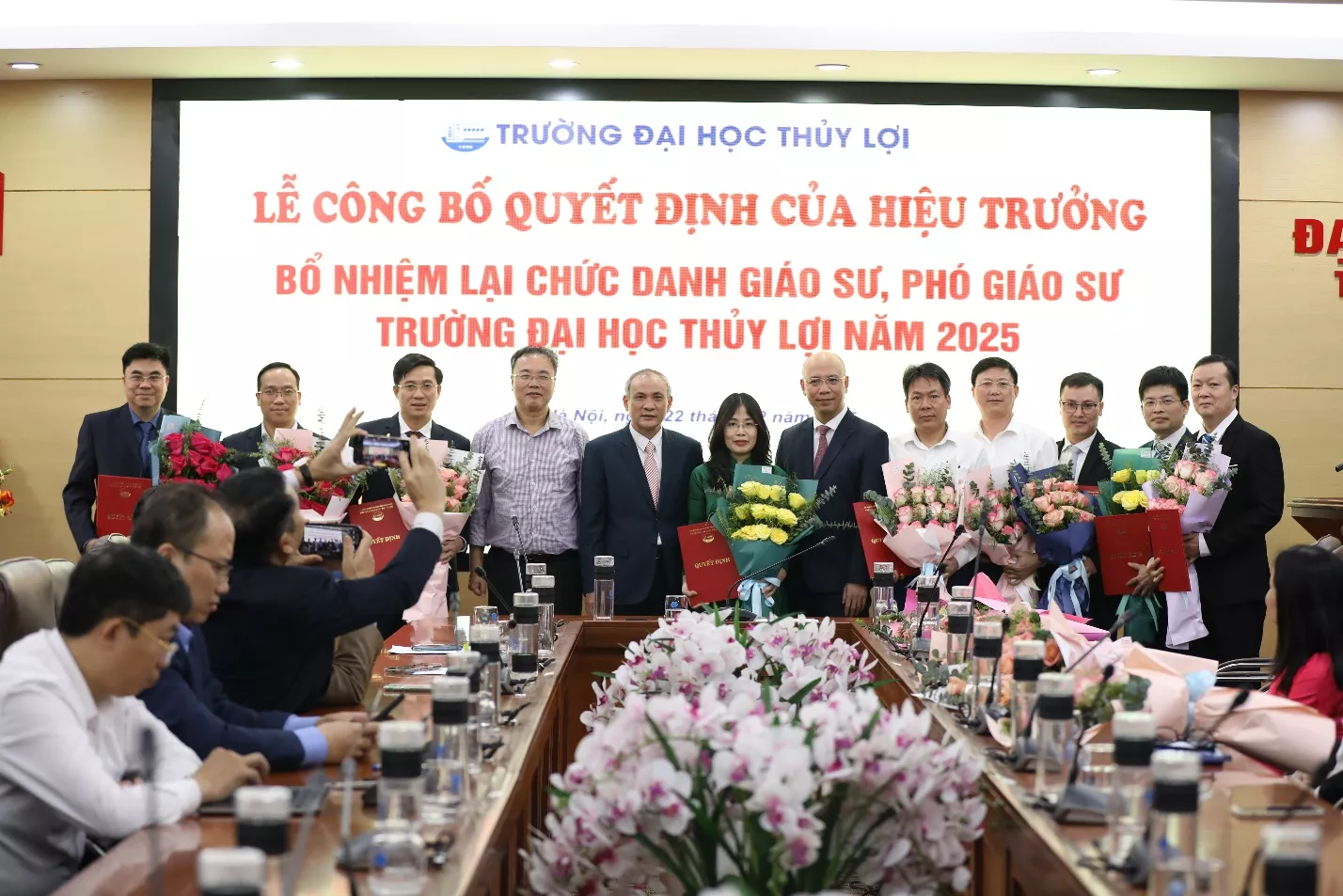 Trường Đại học Thủy lợi công bố Quyết định bổ nhiệm, bổ nhiệm lại chức danh Giáo sư, Phó Giáo sư năm 2025