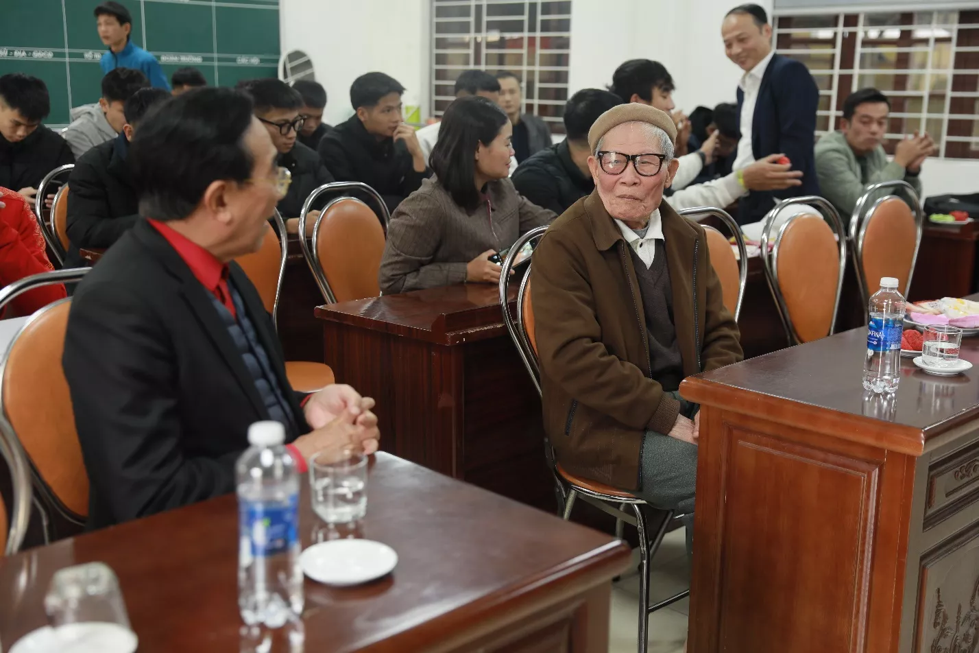 Thắt chặt quan hệ hợp tác hướng nghiệp và giao lưu thể thao cùng Trường THPT Tô Hiến Thành – Thanh Hóa.