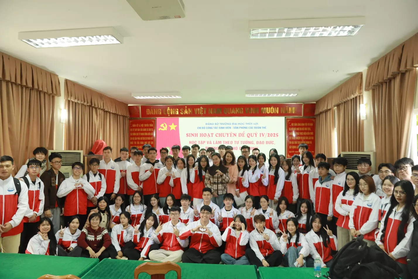 Trường Đại học Thủy lợi: Sâu sắc bài học “Về nguồn” và khát vọng cống hiến của thế hệ trẻ tại Khu di tích K9 – Đá Chông