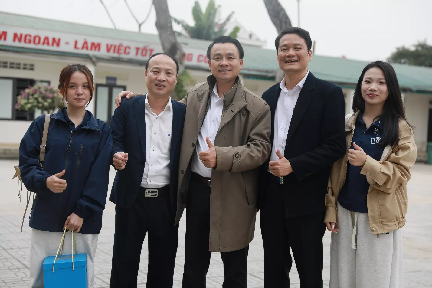 Thắt chặt quan hệ hợp tác hướng nghiệp và giao lưu thể thao cùng Trường THPT Tô Hiến Thành – Thanh Hóa.