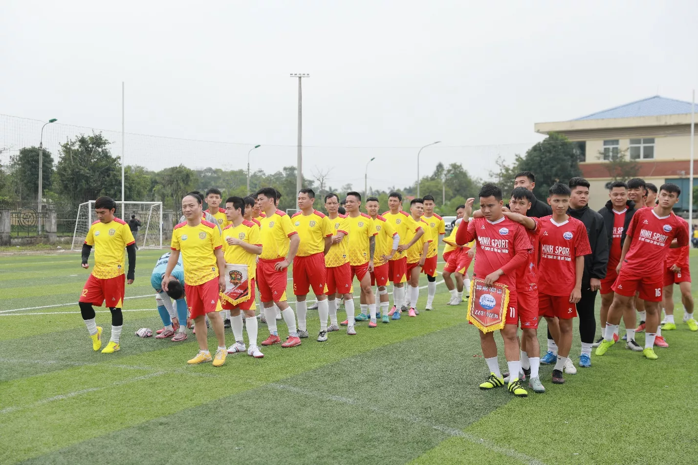 Thắt chặt quan hệ hợp tác hướng nghiệp và giao lưu thể thao cùng Trường THPT Tô Hiến Thành – Thanh Hóa.