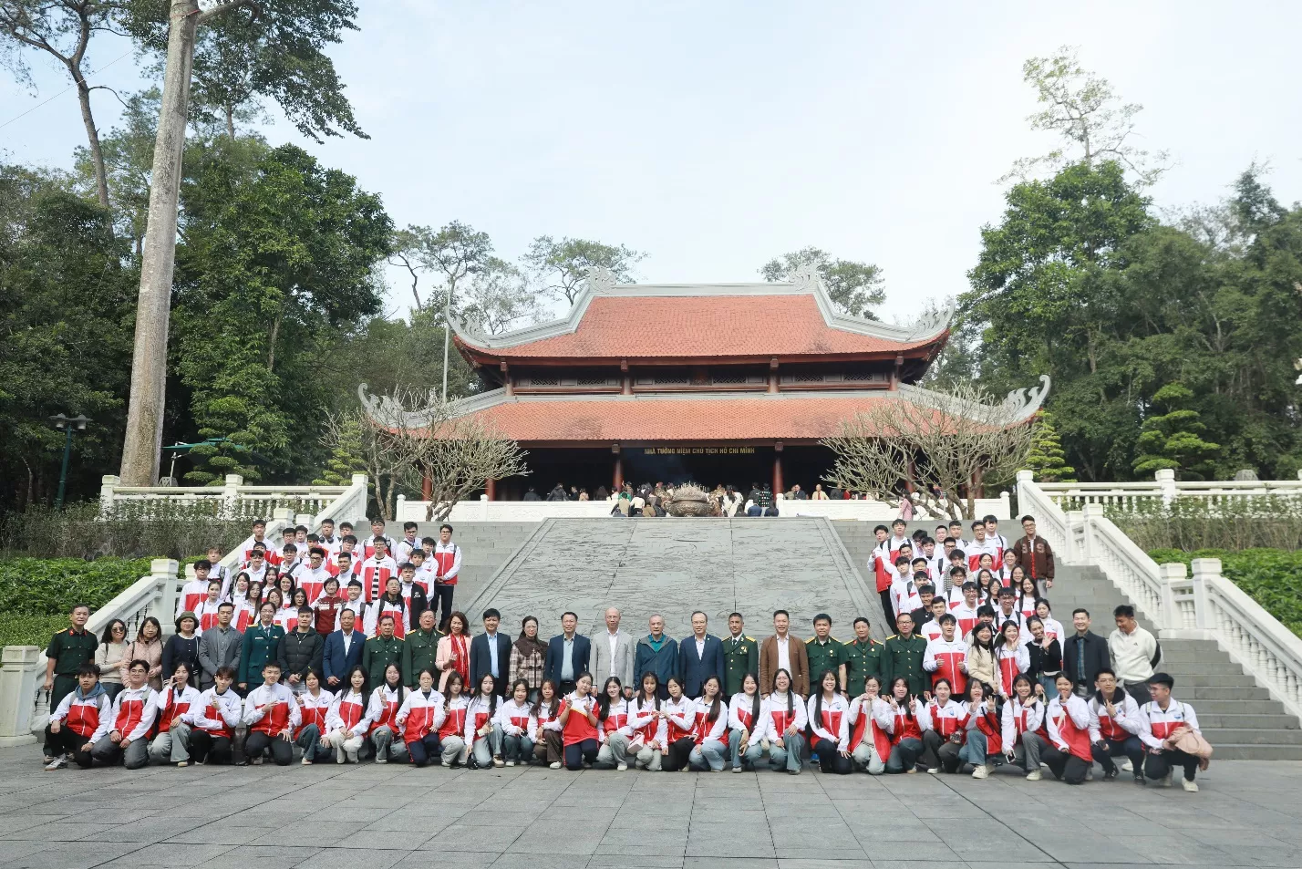 Trường Đại học Thủy lợi: Sâu sắc bài học “Về nguồn” và khát vọng cống hiến của thế hệ trẻ tại Khu di tích K9 – Đá Chông