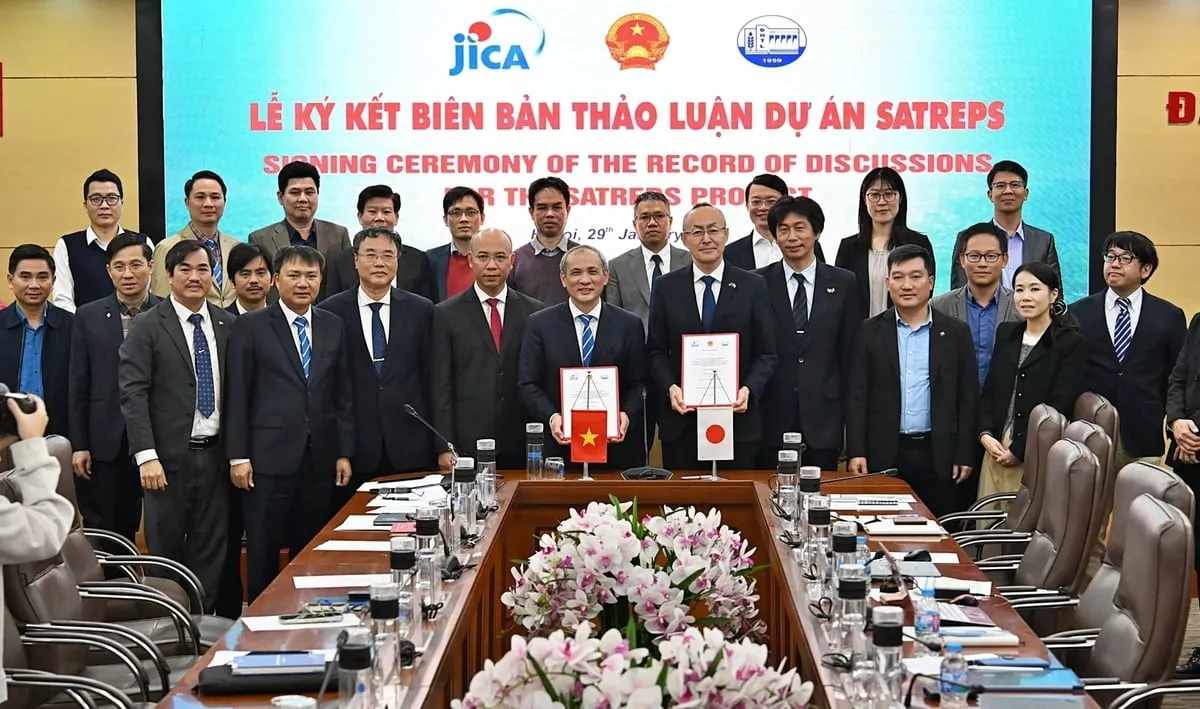 Khởi động dự án cảnh báo sạt lở, lũ bùn đá cho TP Huế