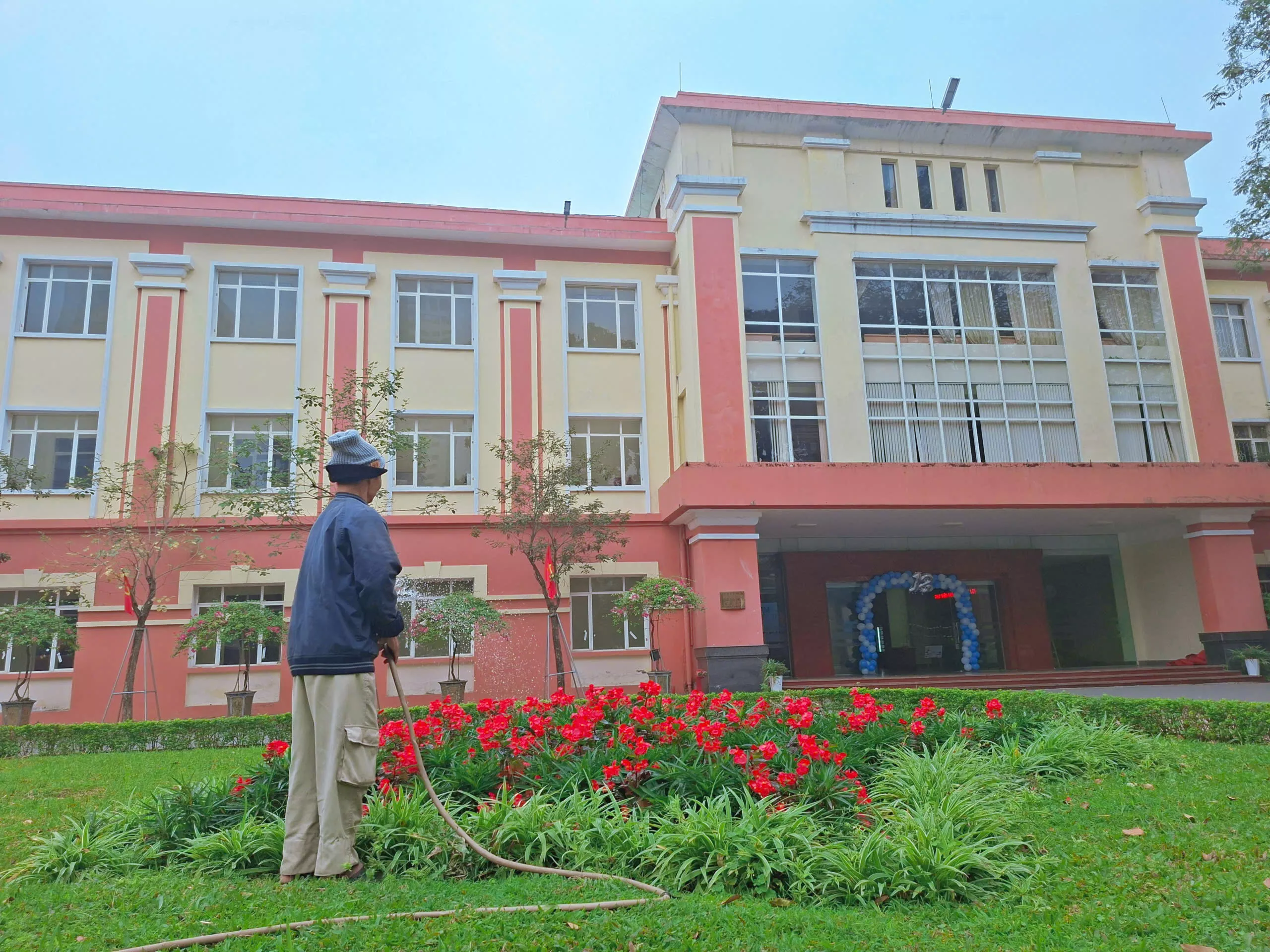 Người “nghệ sĩ” làm vườn của Đại học Thủy lợi