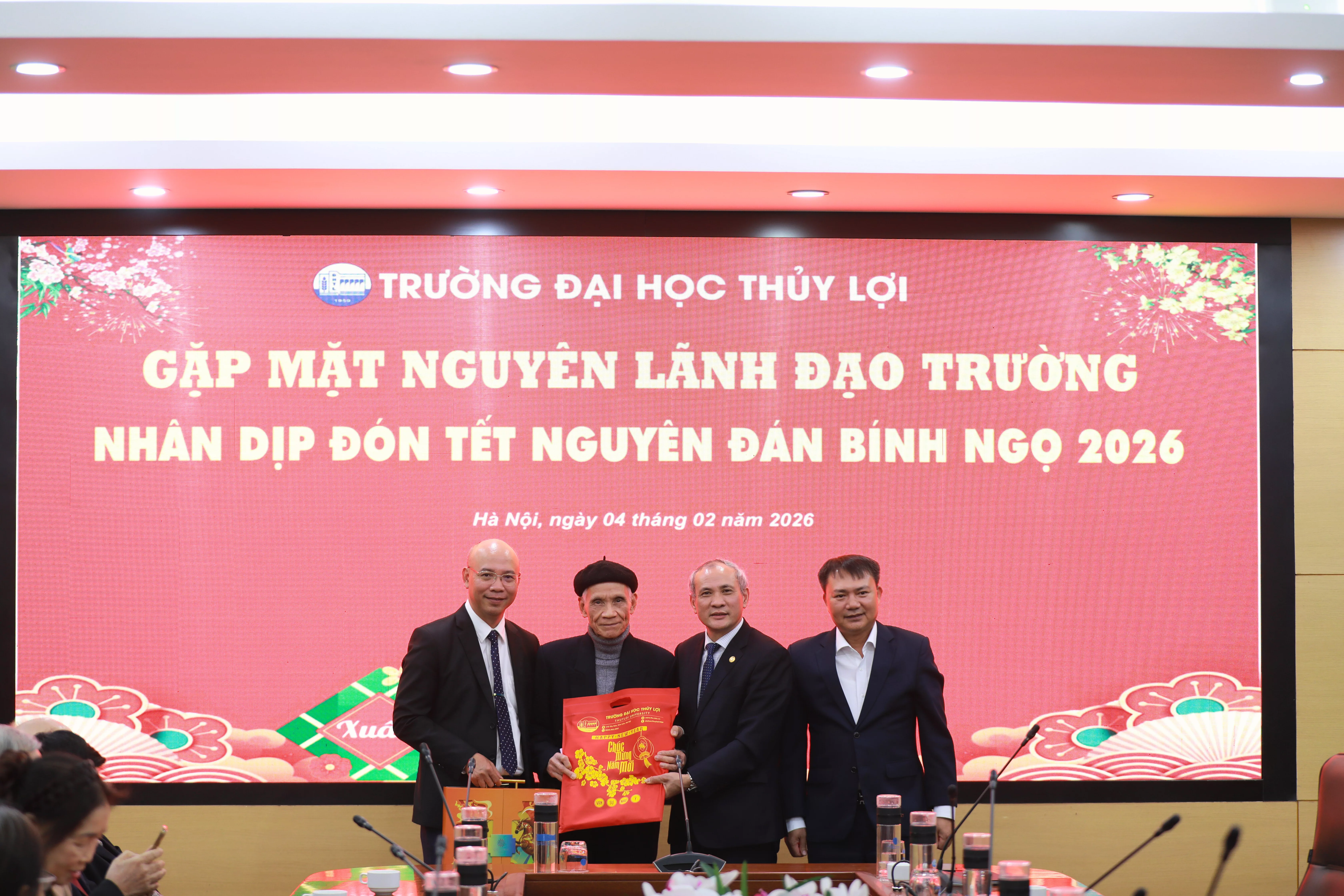 Trường Đại học Thủy lợi gặp mặt tri ân các đồng chí nguyên lãnh đạo trường nhân dịp Xuân Bính Ngọ 2026