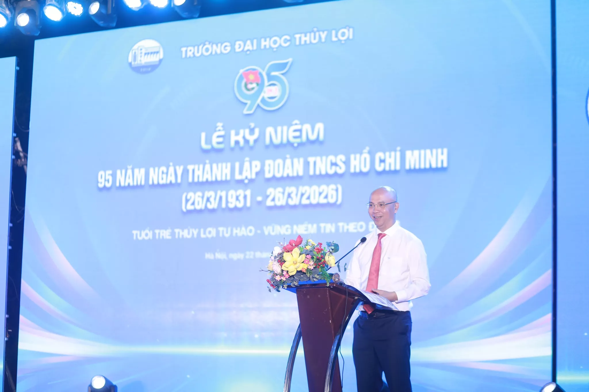 Tuổi trẻ Trường Đại học Thủy lợi khơi dậy khát vọng cống hiến trong tháng Ba lịch sử