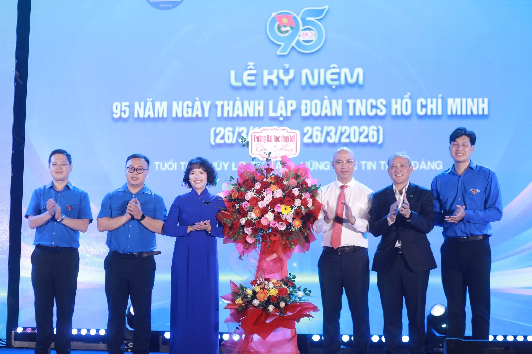 Tuổi trẻ Trường Đại học Thủy lợi khơi dậy khát vọng cống hiến trong tháng Ba lịch sử