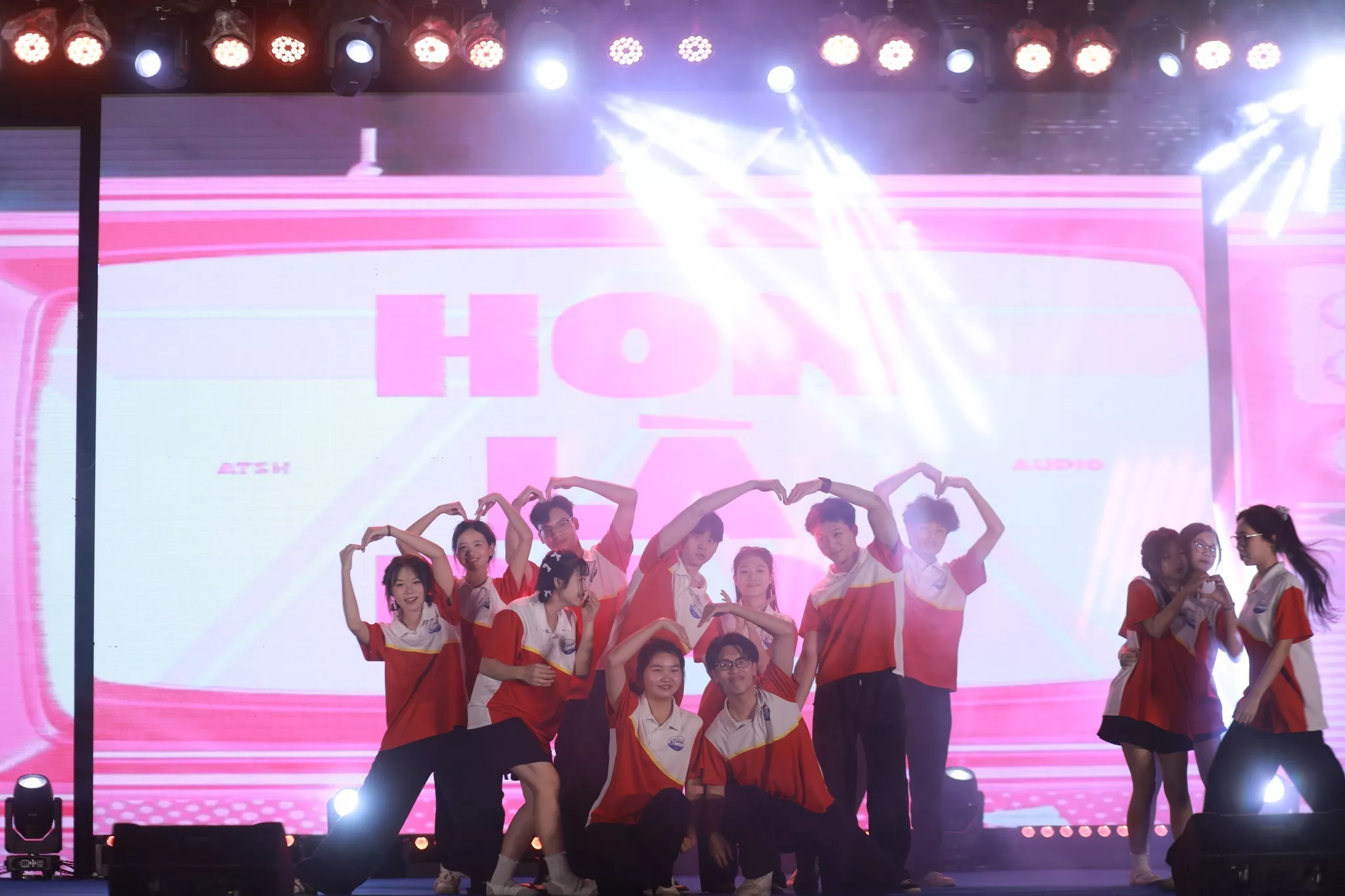 Tuổi trẻ Trường Đại học Thủy lợi khơi dậy khát vọng cống hiến trong tháng Ba lịch sử