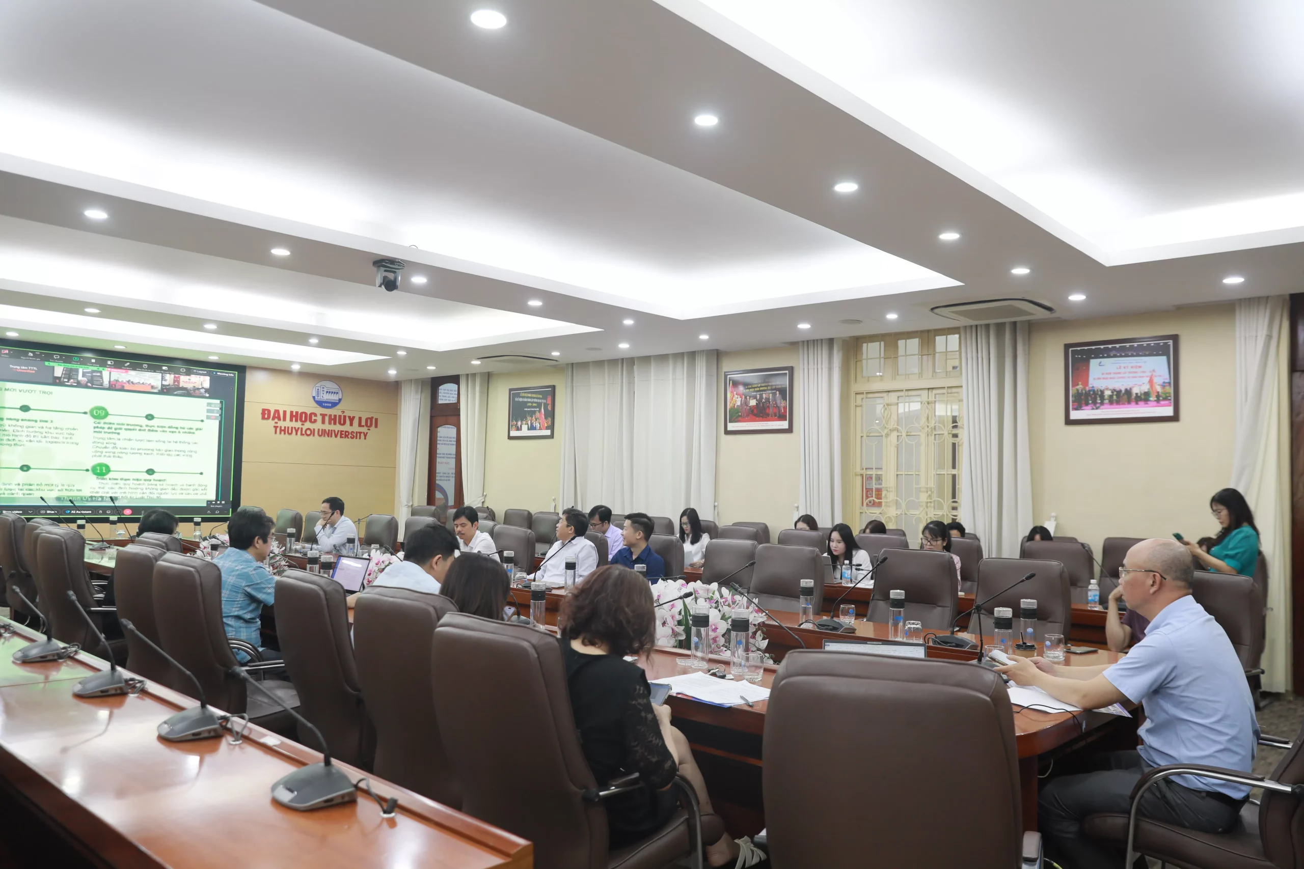 Học tập, quán triệt Nghị quyết số 02-NQ/TW tại Trường Đại học Thủy lợi