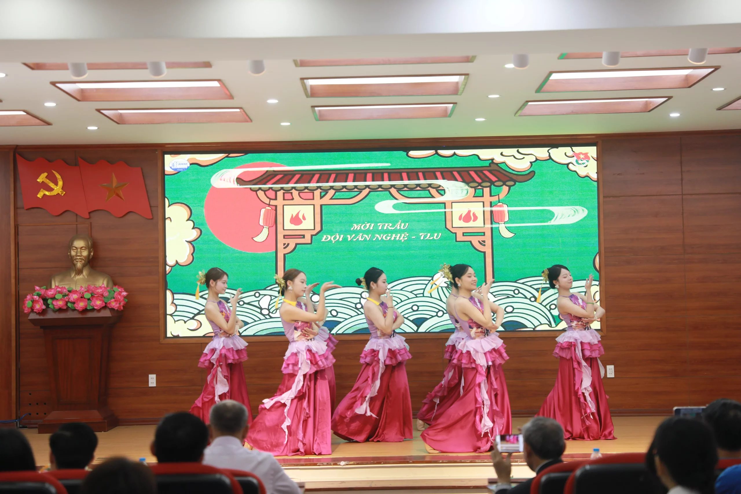 Tuổi trẻ Trường Đại học Thủy lợi ra quân Tháng Thanh niên năm 2026: “Tuổi trẻ Thủy lợi tự hào – Vững niềm tin theo Đảng”