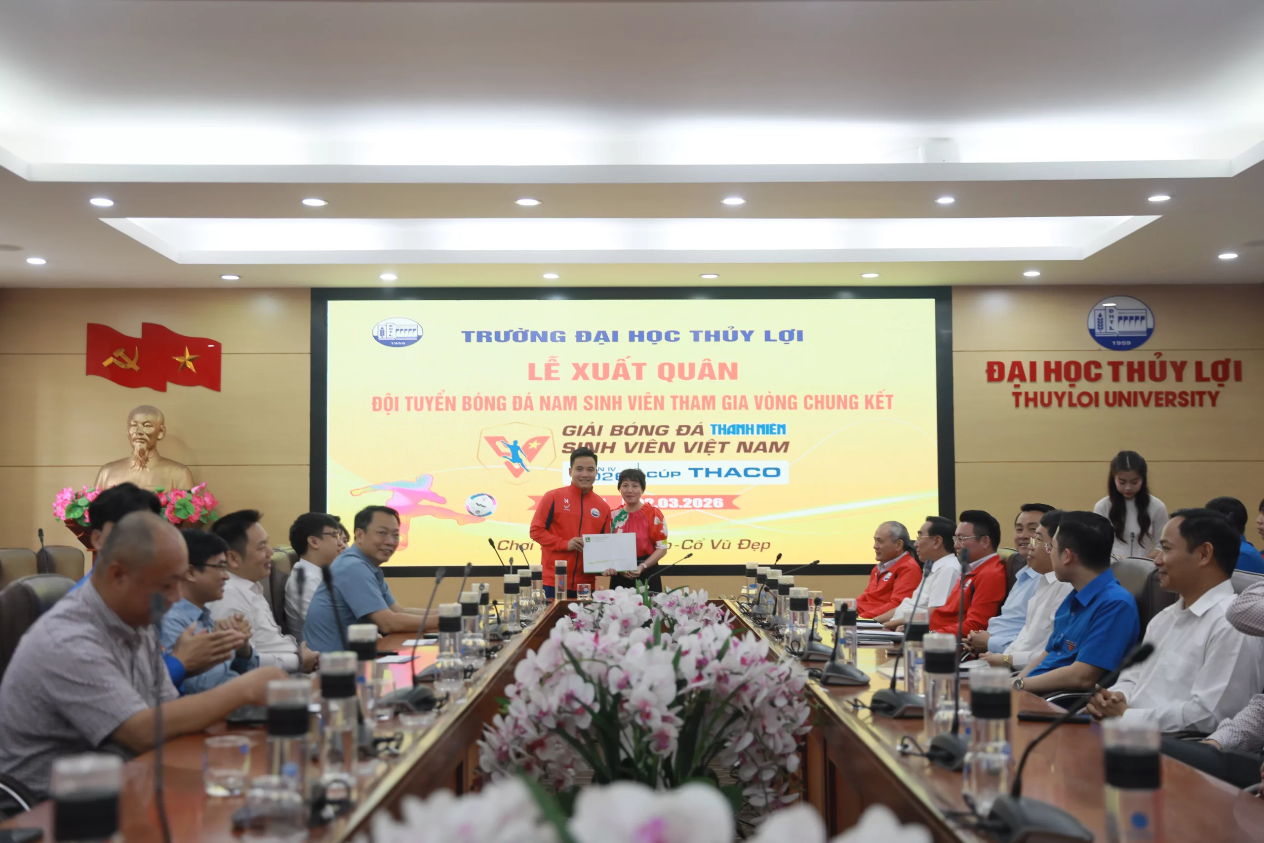 Xuất quân tham dự Vòng chung kết Giải bóng đá Thanh niên sinh viên Việt Nam lần thứ IV