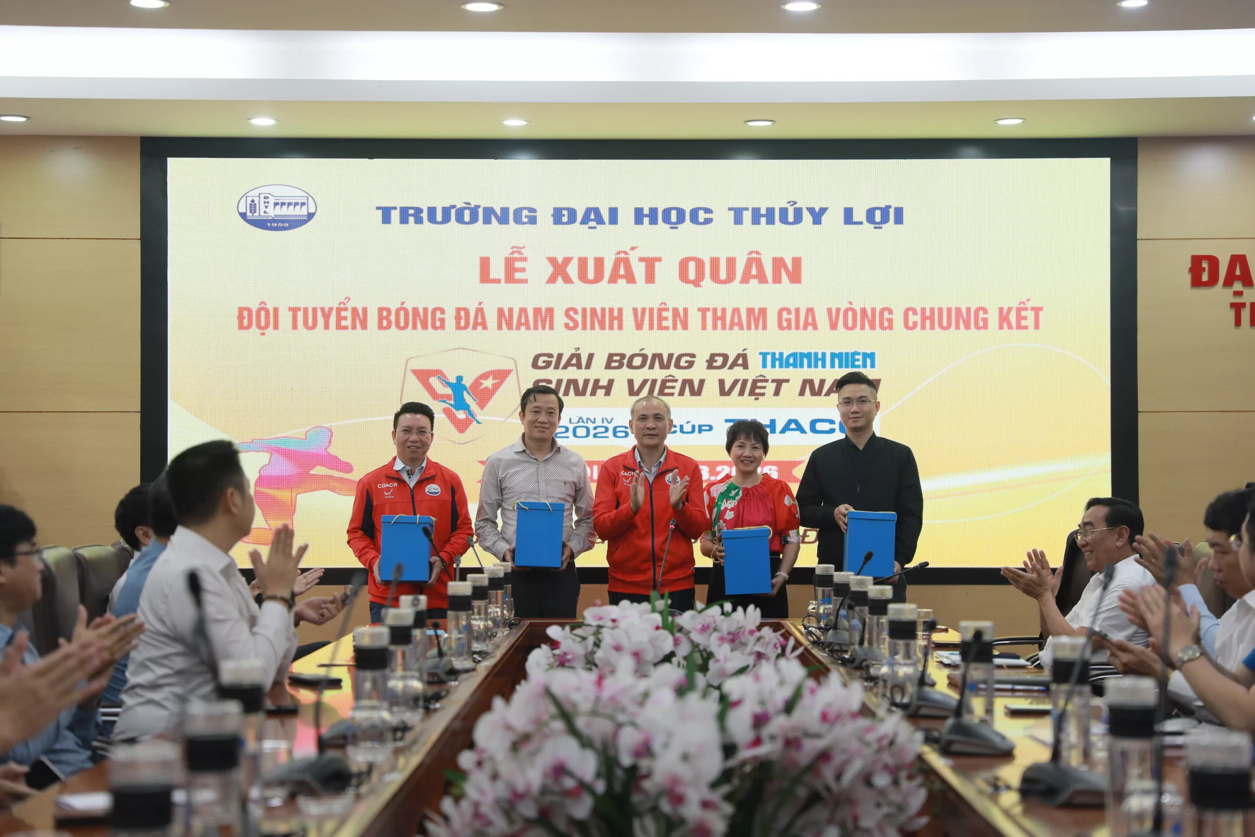 Xuất quân tham dự Vòng chung kết Giải bóng đá Thanh niên sinh viên Việt Nam lần thứ IV
