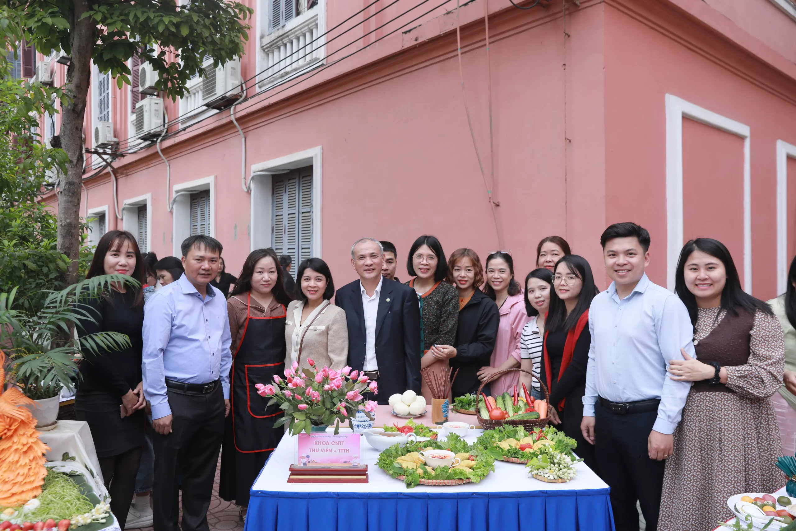 Trường Đại học Thủy lợi: Nhiều hoạt động ý nghĩa chào mừng Ngày Quốc tế Phụ nữ 8/3