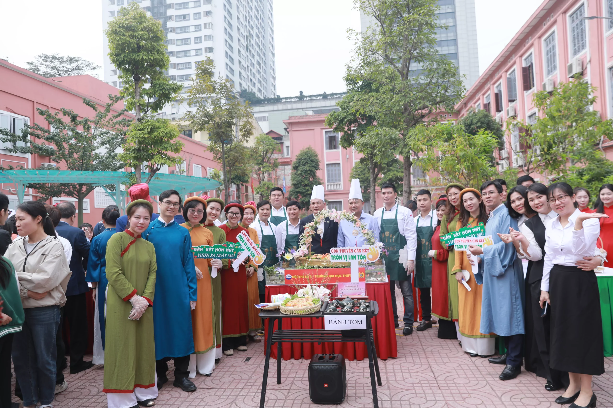 Trường Đại học Thủy lợi: Nhiều hoạt động ý nghĩa chào mừng Ngày Quốc tế Phụ nữ 8/3