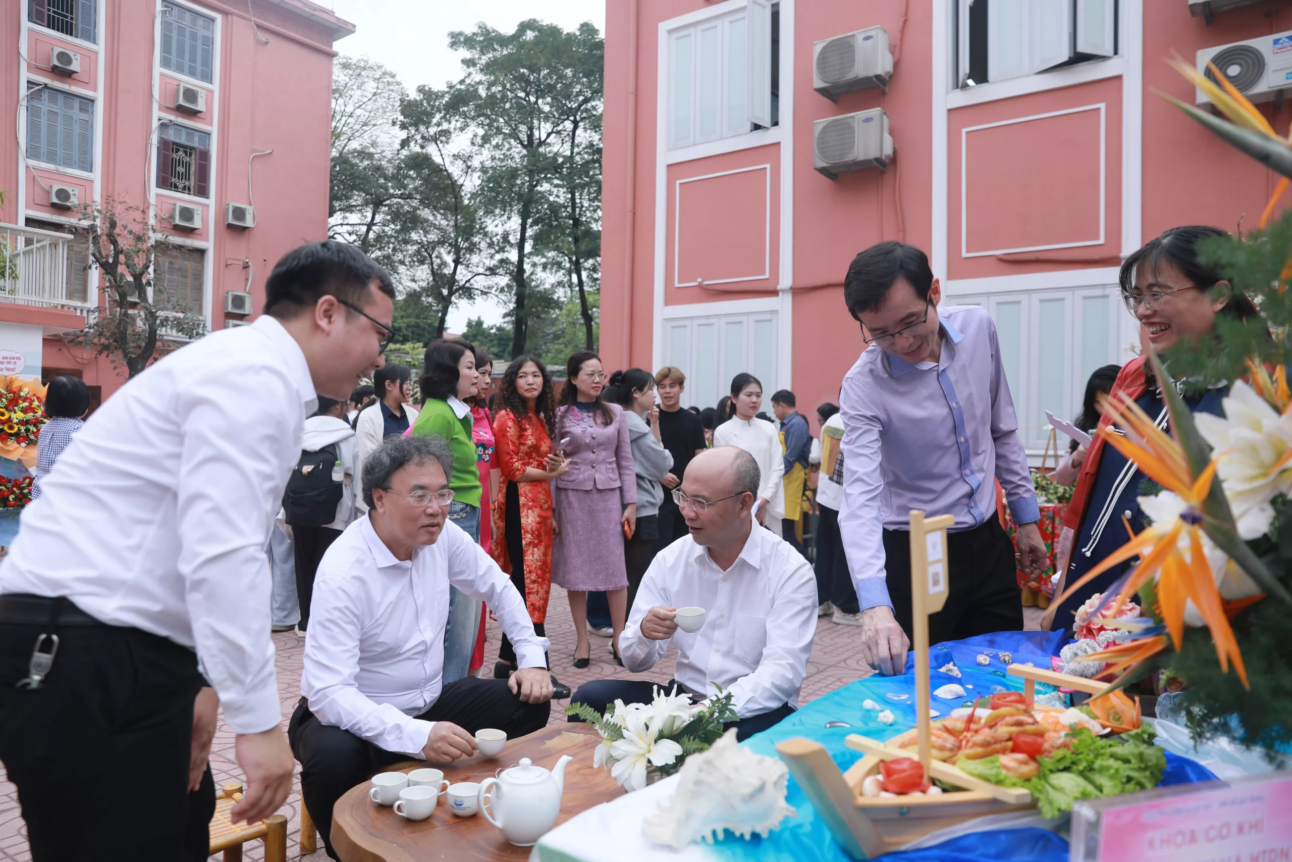Trường Đại học Thủy lợi: Nhiều hoạt động ý nghĩa chào mừng Ngày Quốc tế Phụ nữ 8/3