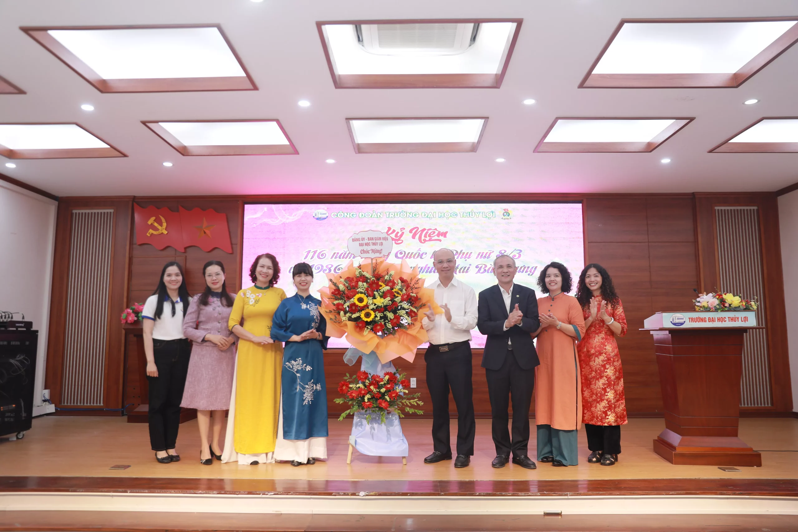 Trường Đại học Thủy lợi: Nhiều hoạt động ý nghĩa chào mừng Ngày Quốc tế Phụ nữ 8/3