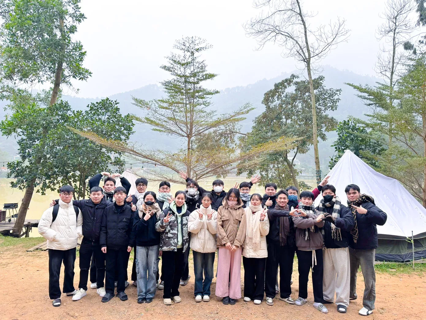 Lá phiếu đầu tiên của đảng viên trẻ Trường Đại học Thủy lợi trước Ngày bầu cử đại biểu Quốc hội khóa XVI
