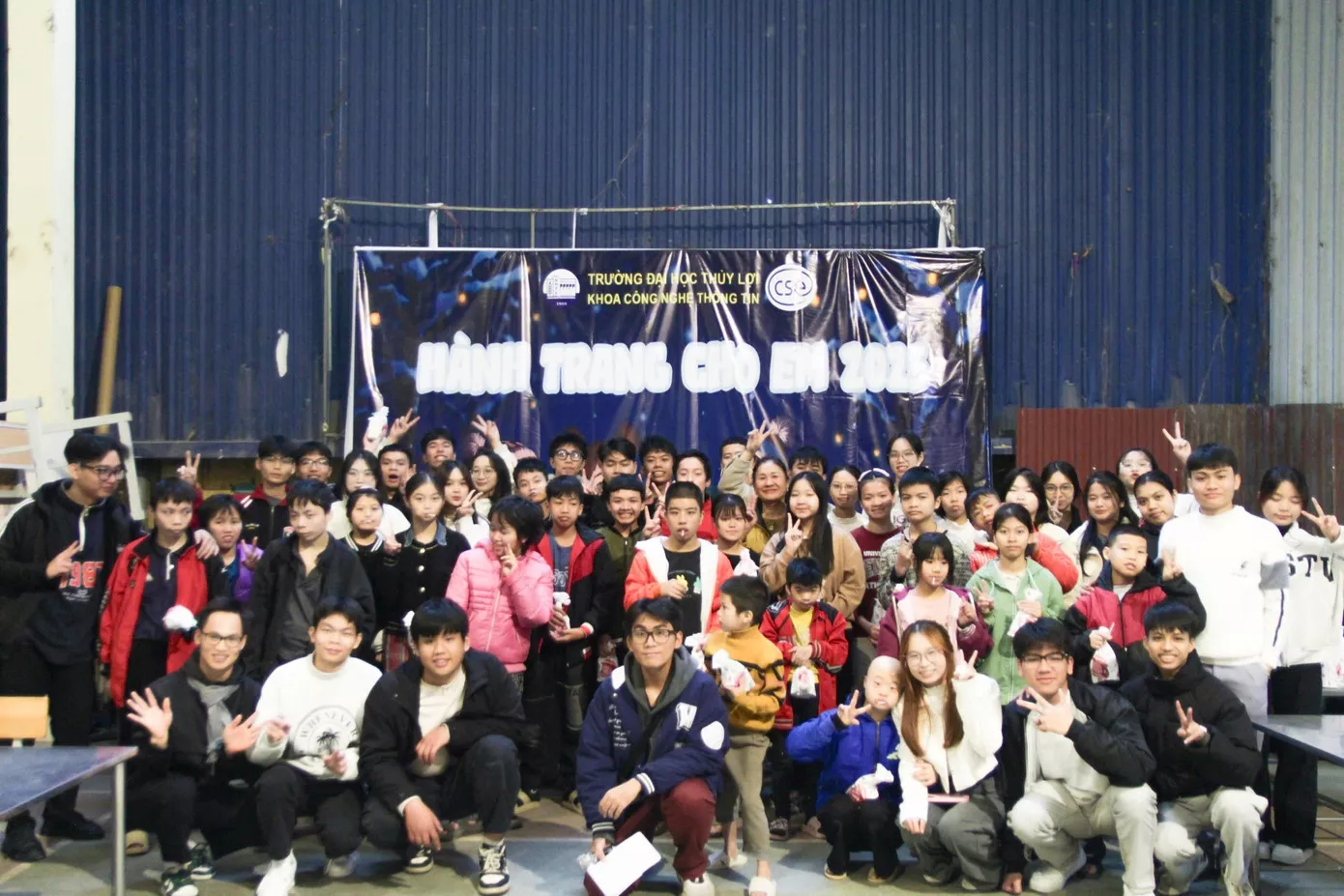 Lá phiếu đầu tiên của đảng viên trẻ Trường Đại học Thủy lợi trước Ngày bầu cử đại biểu Quốc hội khóa XVI