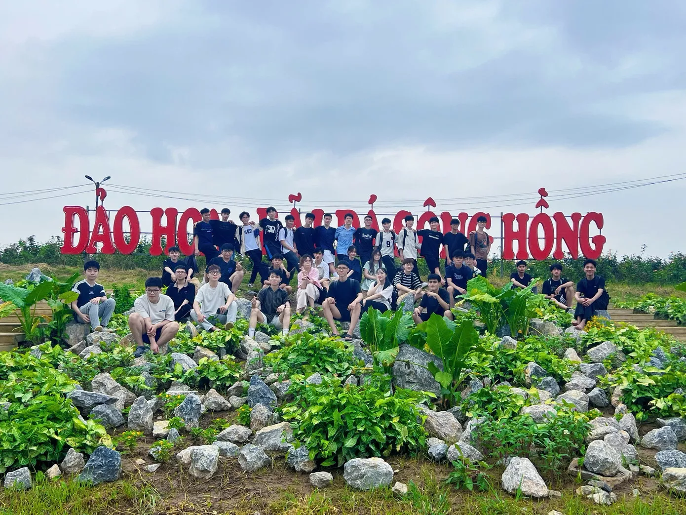 Lá phiếu đầu tiên của đảng viên trẻ Trường Đại học Thủy lợi trước Ngày bầu cử đại biểu Quốc hội khóa XVI