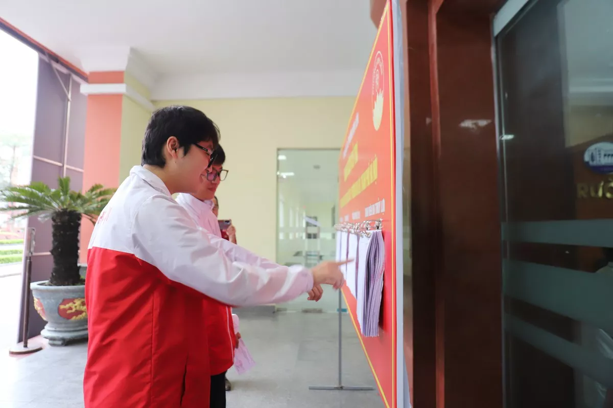 Niềm tự hào của những cử tri trẻ trong ngày hội non sông