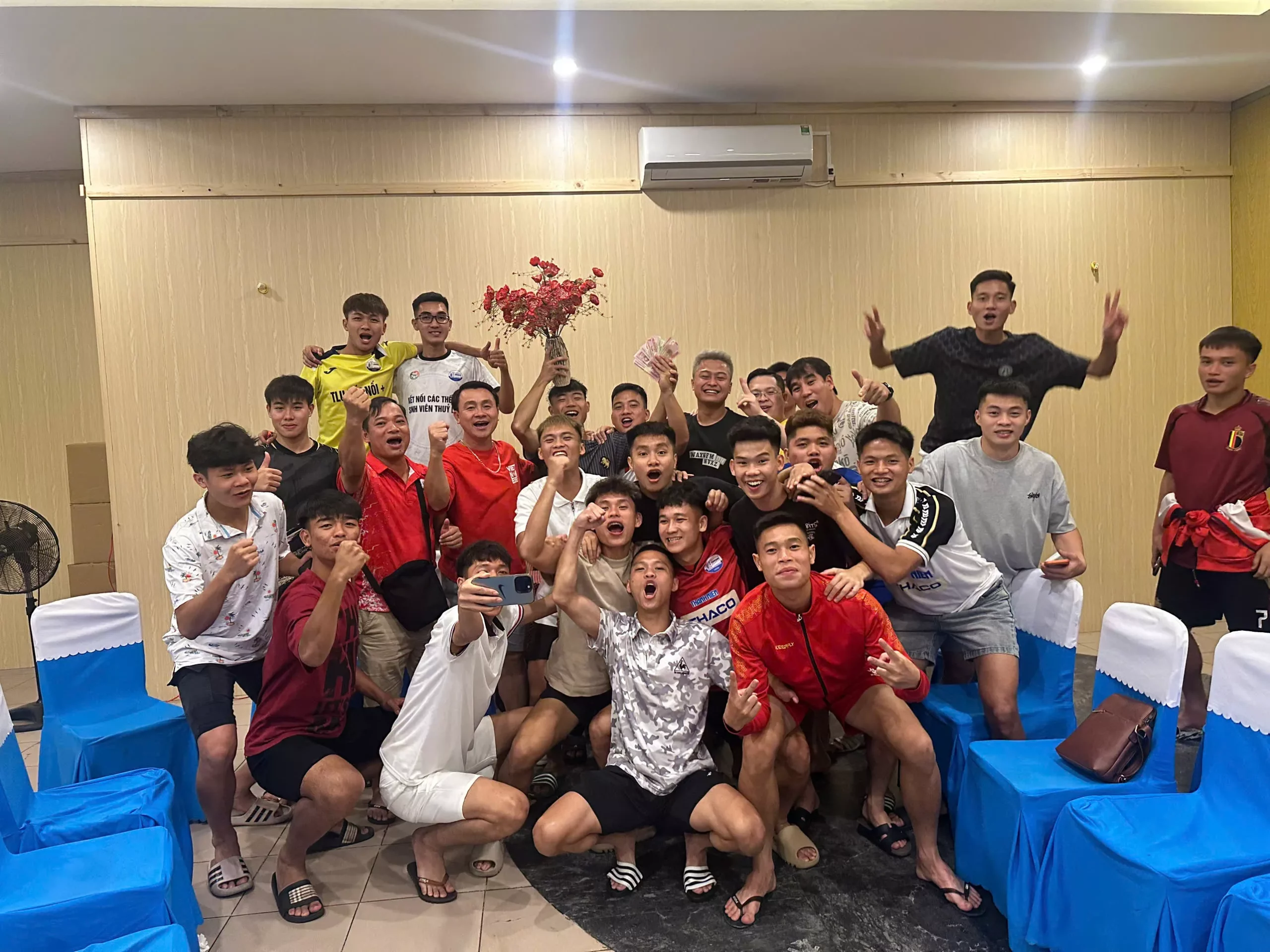 Tuổi trẻ Trường Đại học Thủy lợi háo hức hướng về ngày hội lớn của đất nước