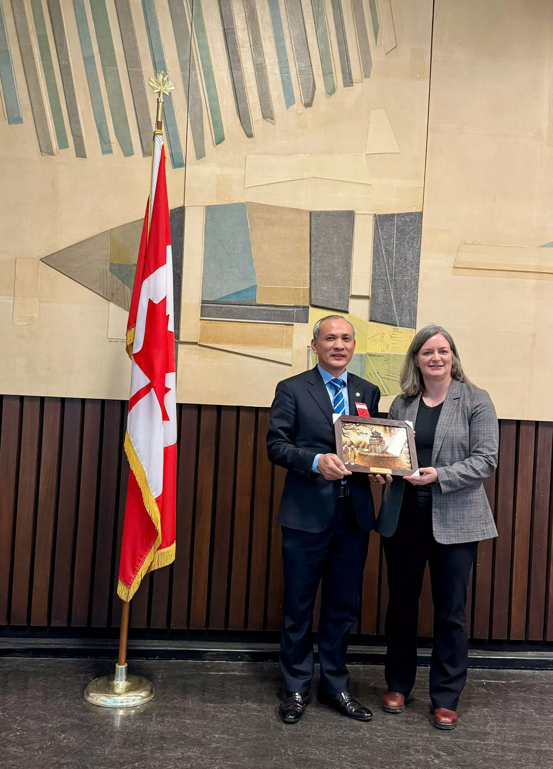 Hiệu trưởng Trường Đại học Thủy lợi tham gia đoàn công tác tại Canada và Mexico, thúc đẩy hợp tác quốc tế trong lĩnh vực nông nghiệp và phát triển bền vững