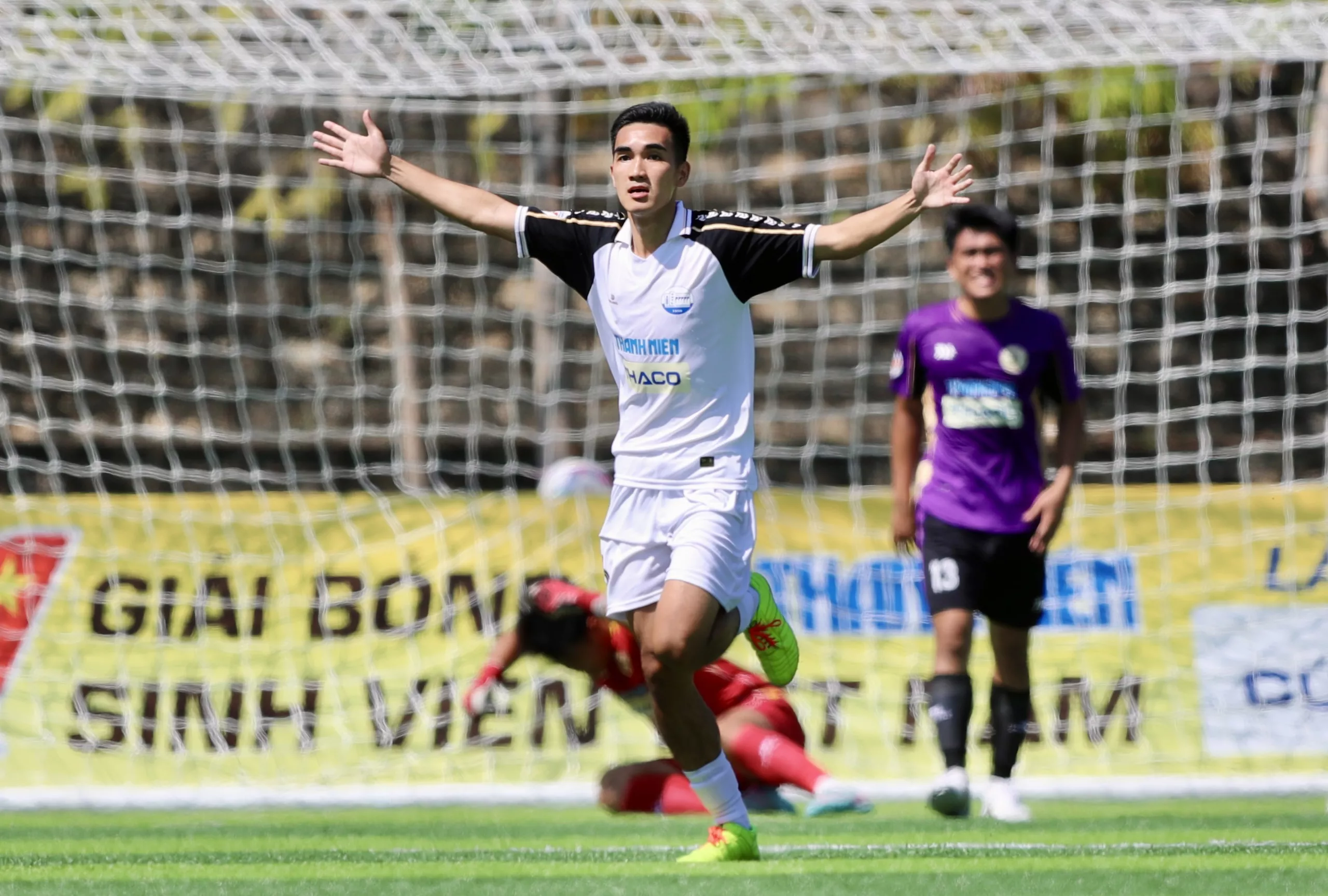 Một sinh viên vô địch bóng đá toàn quốc, đồng thời đạt điểm trung bình học tập 4.0/4.0 – Điều gì đứng sau thành tích ấy?