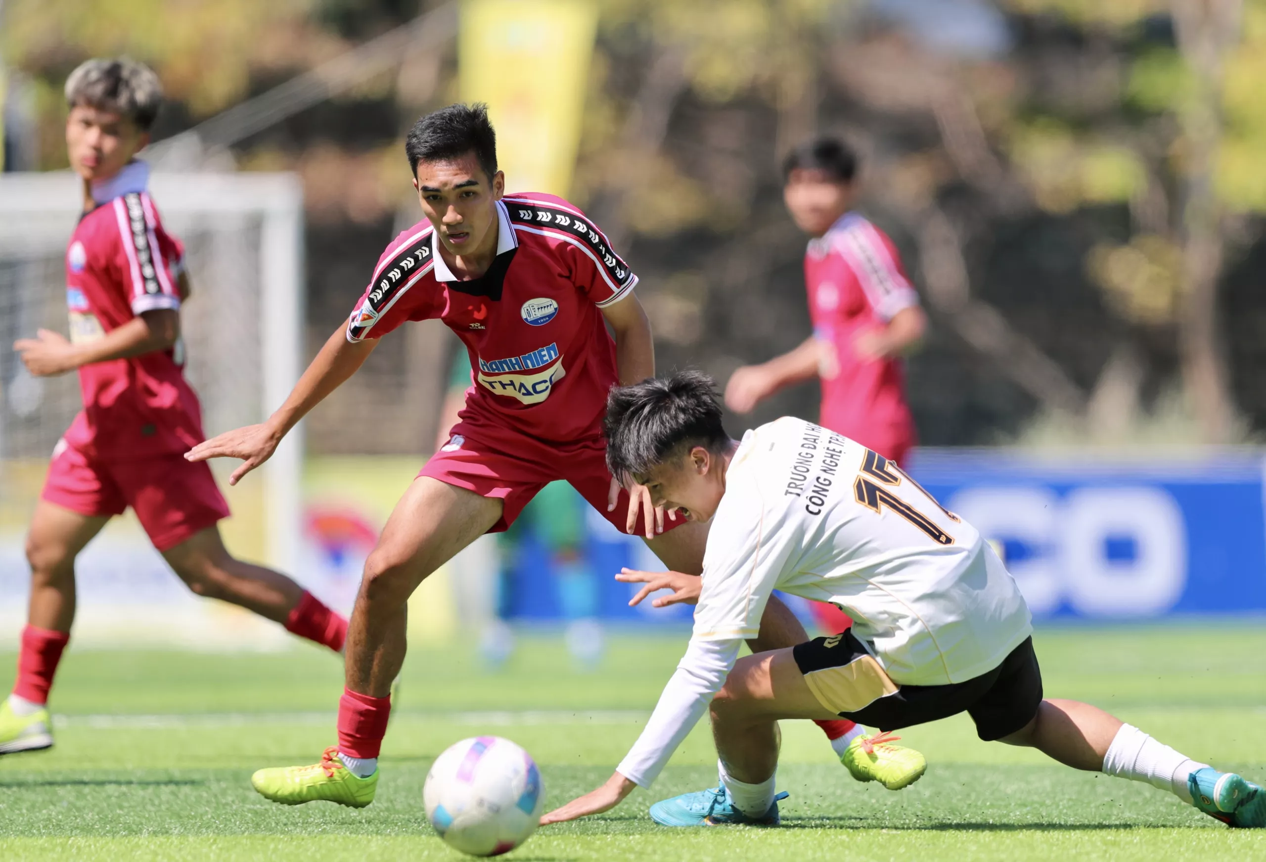 Một sinh viên vô địch bóng đá toàn quốc, đồng thời đạt điểm trung bình học tập 4.0/4.0 – Điều gì đứng sau thành tích ấy?