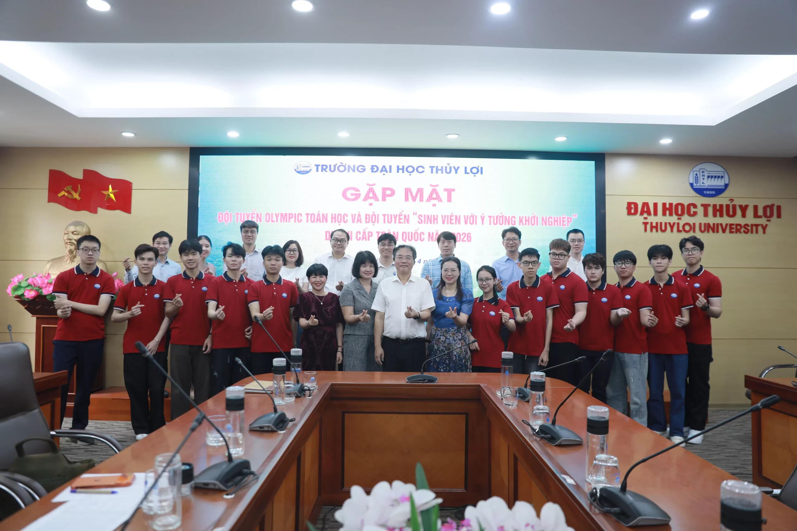 Trường Đại học Thủy lợi gặp mặt, động viên hai đội tuyển tham dự vòng Chung kết toàn quốc năm 2026