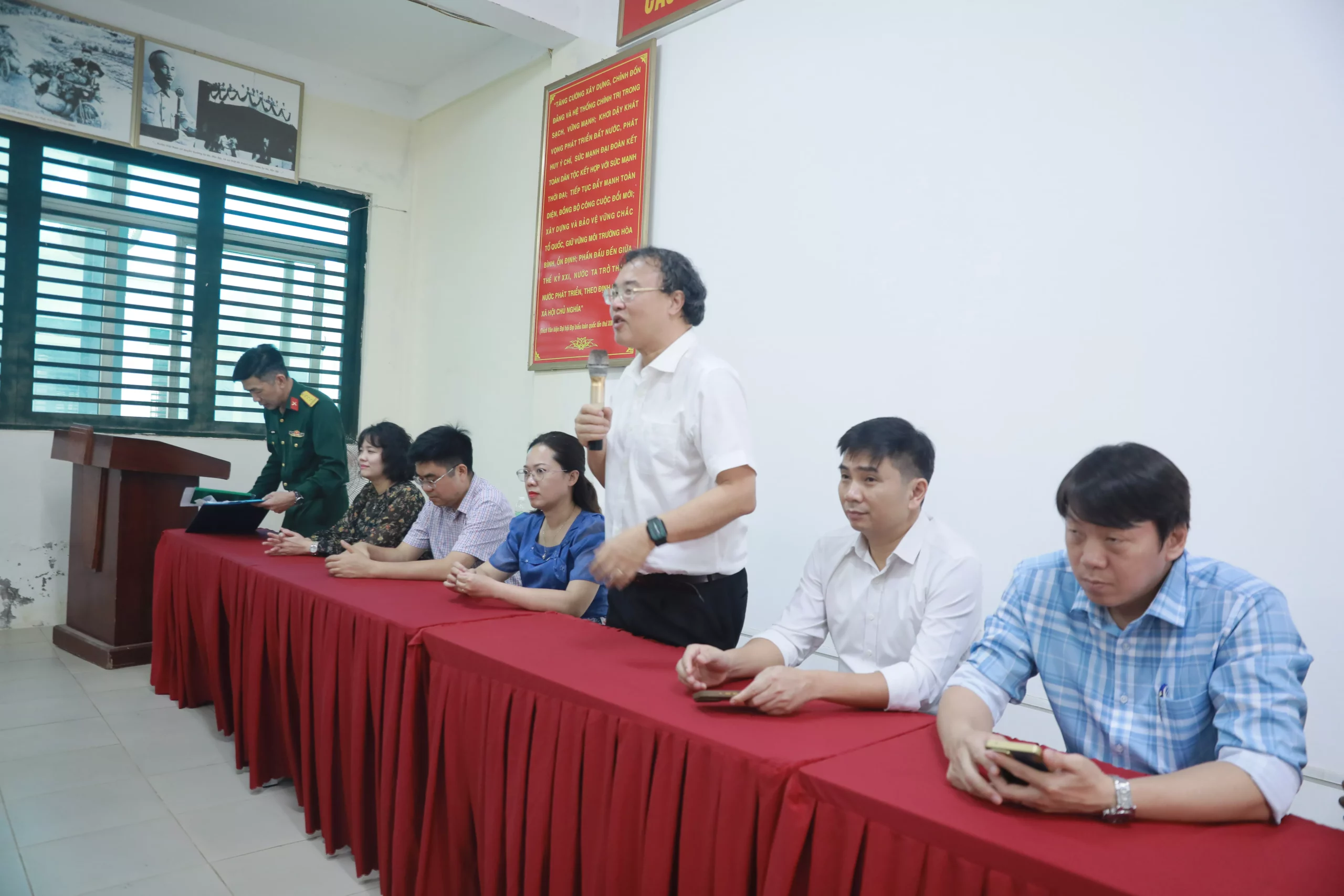 Trường Đại học Thủy lợi thăm, động viên sinh viên K67 học tập tại Trung tâm Giáo dục quốc phòng và an ninh