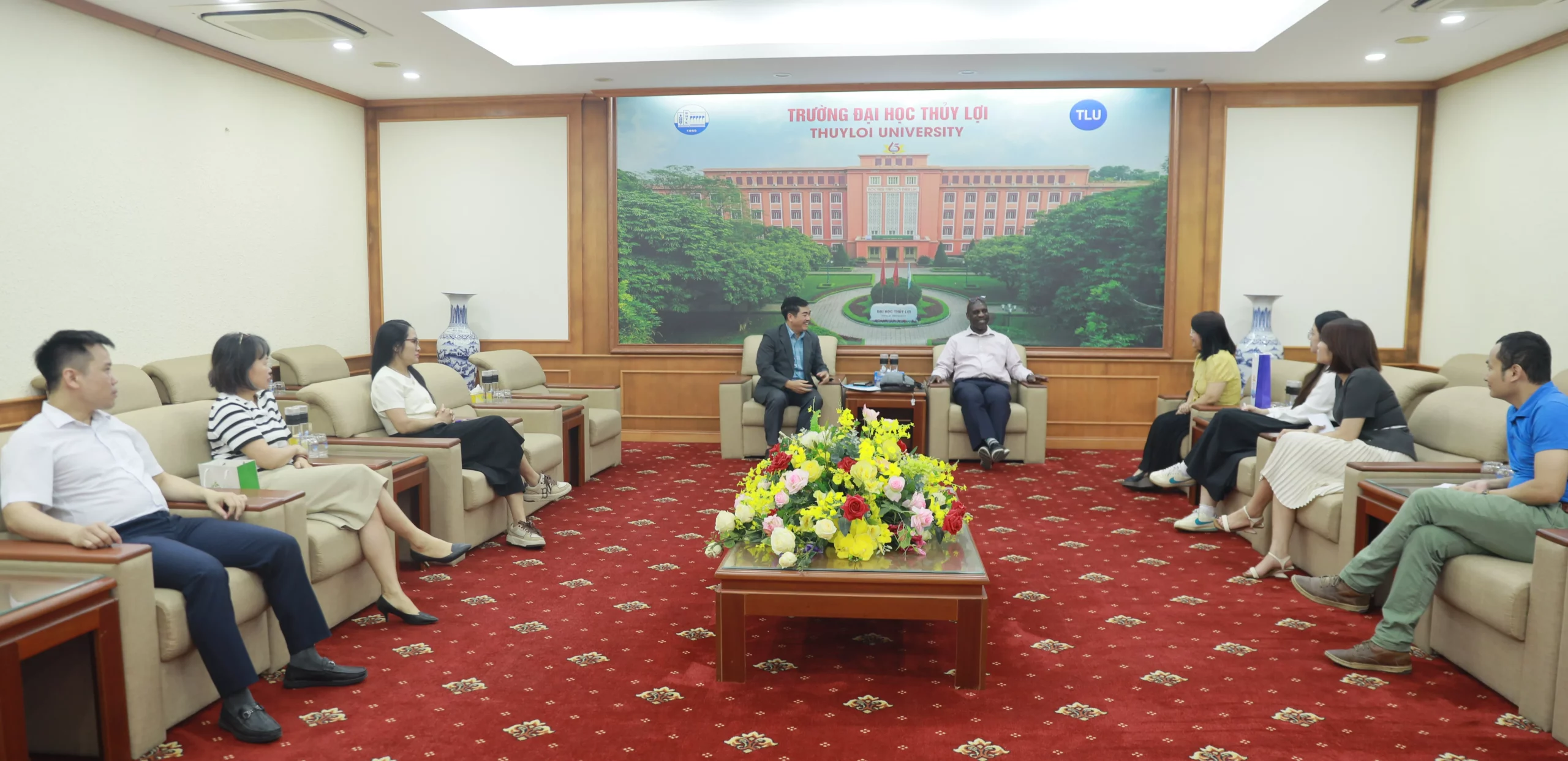 Trường Đại học Thủy Lợi tiếp đón Giáo sư từ Đại học Guelph – Canada, mở ra hướng hợp tác tiềm năng về An toàn thực phẩm