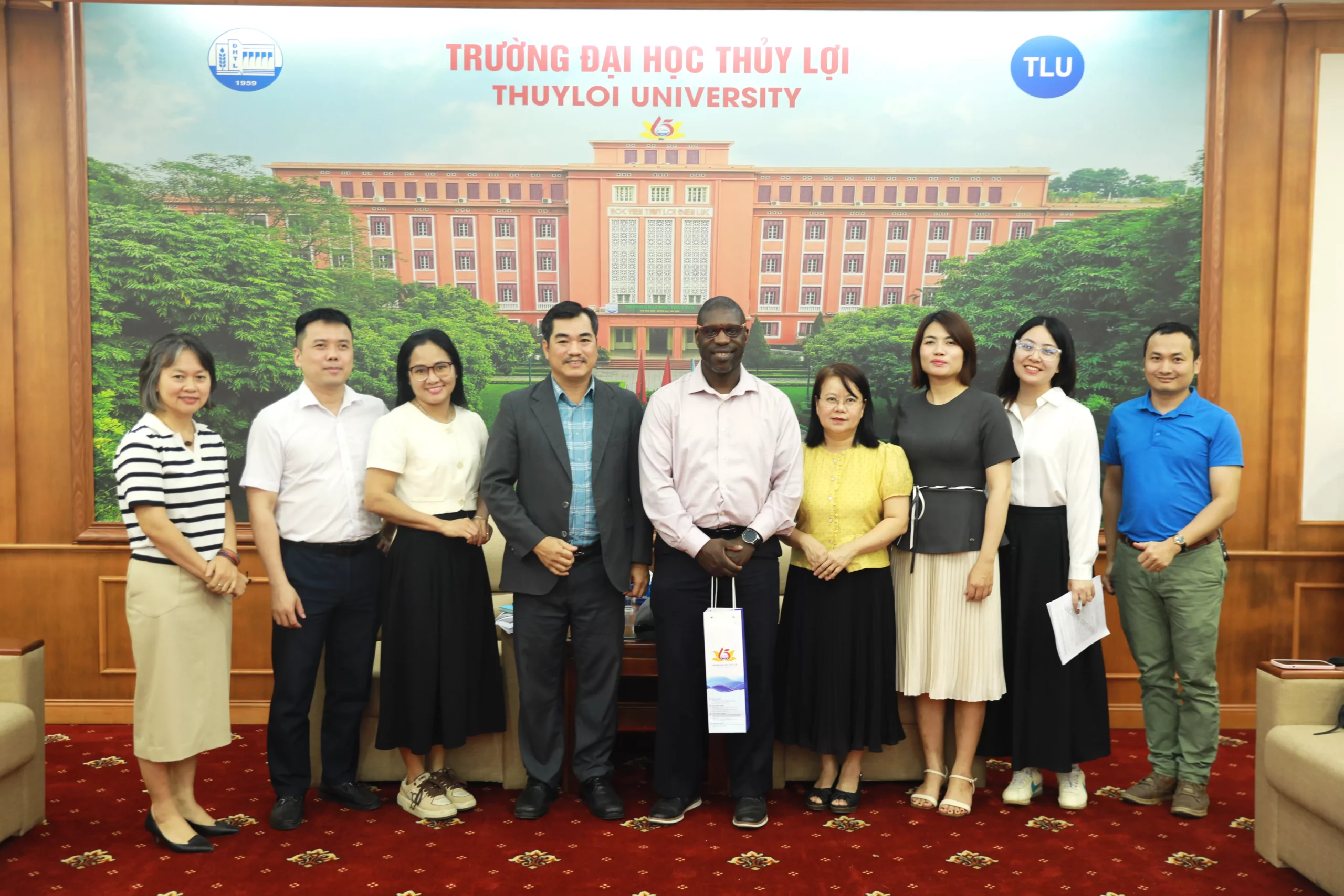 Trường Đại học Thủy Lợi tiếp đón Giáo sư từ Đại học Guelph – Canada, mở ra hướng hợp tác tiềm năng về An toàn thực phẩm