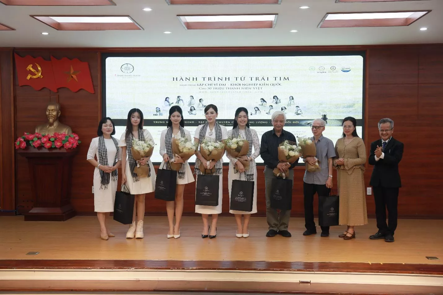 Lan tỏa tri thức, khơi dậy khát vọng lập thân, kiến quốc cho sinh viên Trường Đại học Thủy lợi