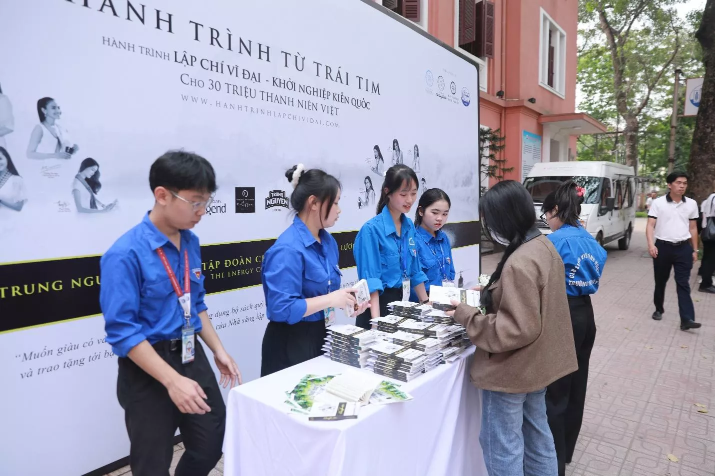 Lan tỏa tri thức, khơi dậy khát vọng lập thân, kiến quốc cho sinh viên Trường Đại học Thủy lợi