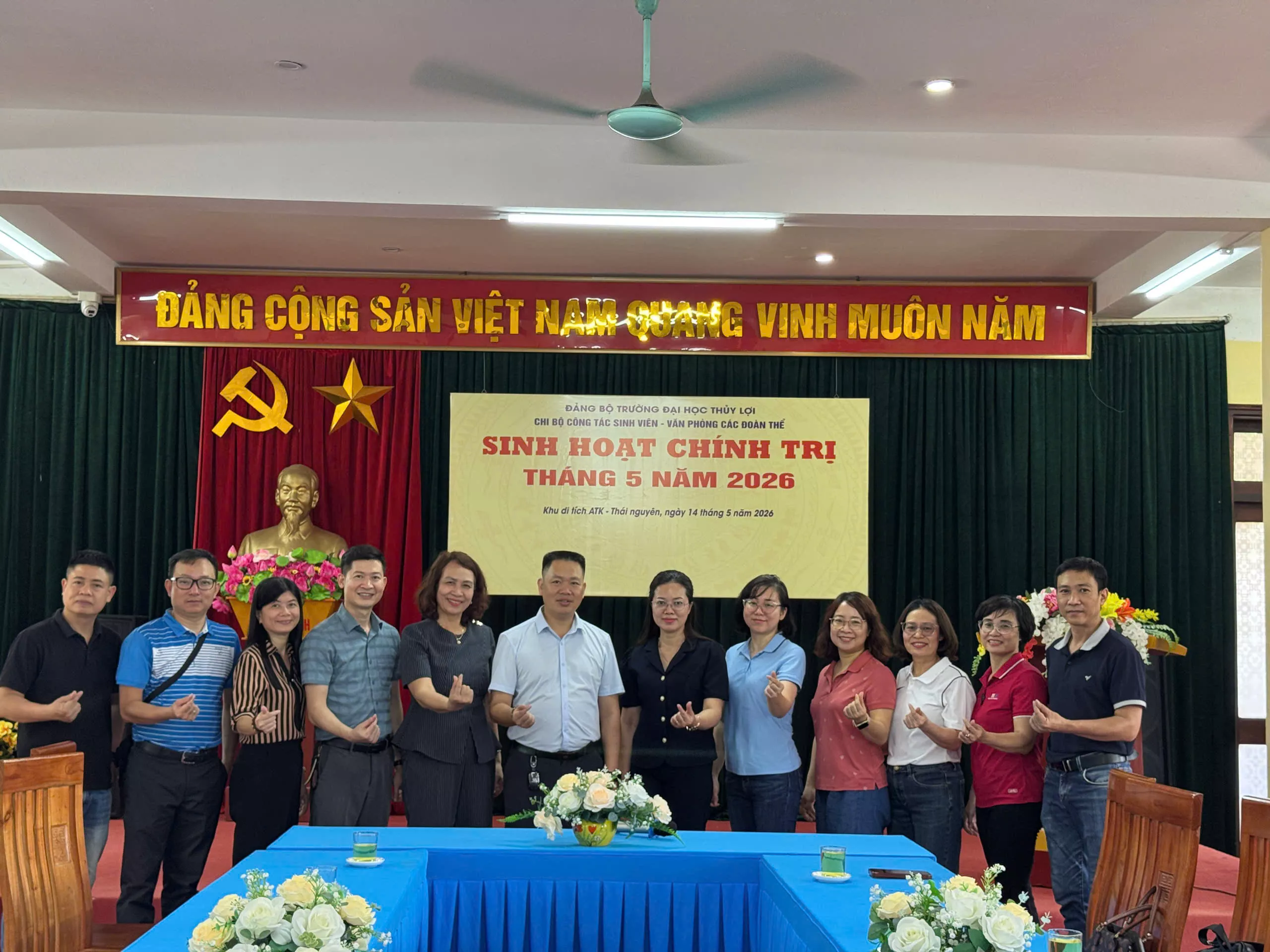 Chi bộ Công tác sinh viên – Văn phòng các đoàn thể tổ chức sinh hoạt chính trị tại Khu di tích lịch sử quốc gia đặc biệt ATK Định Hóa, Thái nguyên