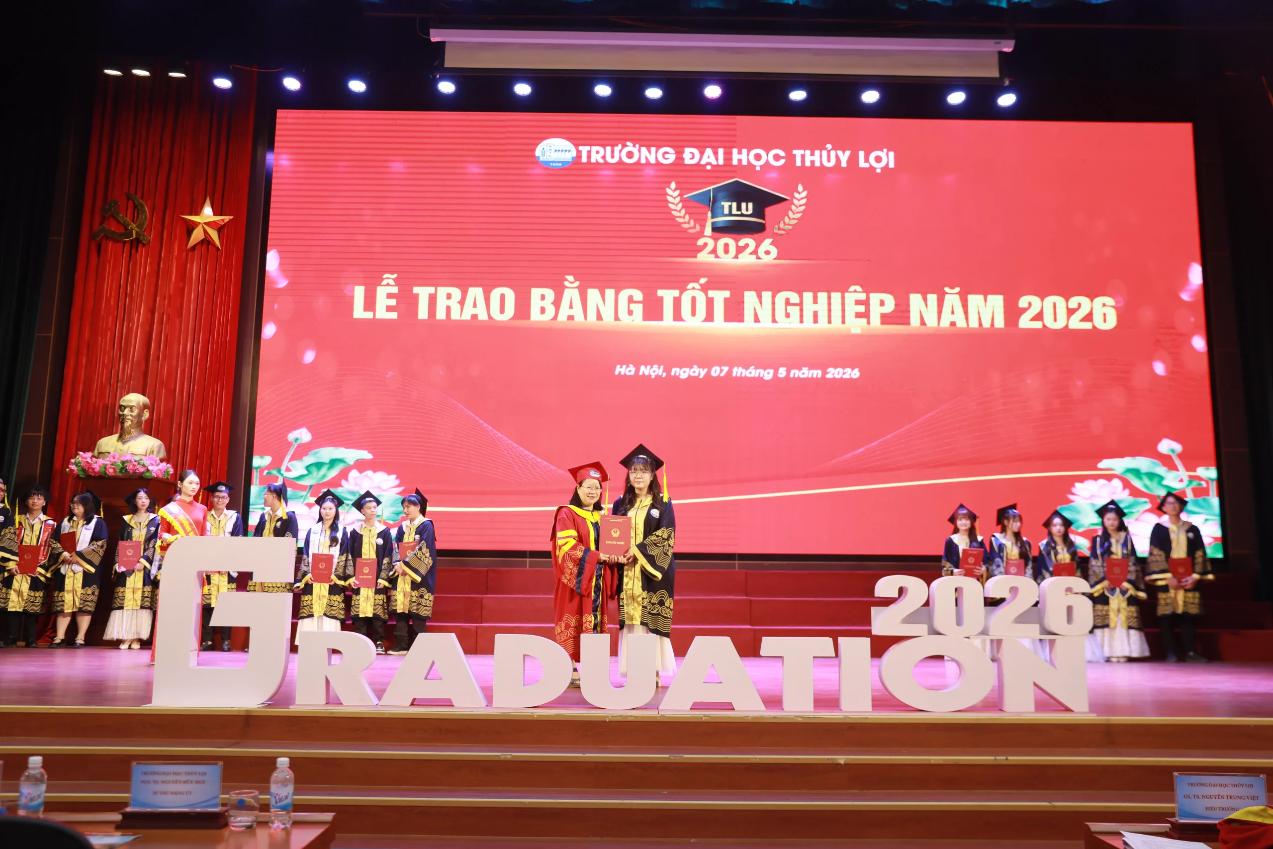 Trường Đại học Thủy lợi trao bằng tốt nghiệp cho 648 tân kỹ sư, cử nhân