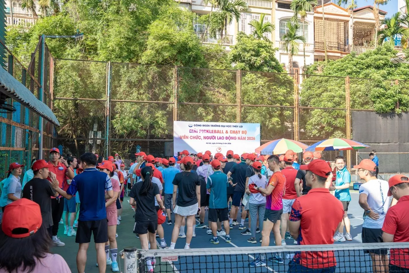 Sôi nổi Giải chạy bộ và Pickleball viên chức, người lao động Trường Đại học Thủy lợi năm 2026