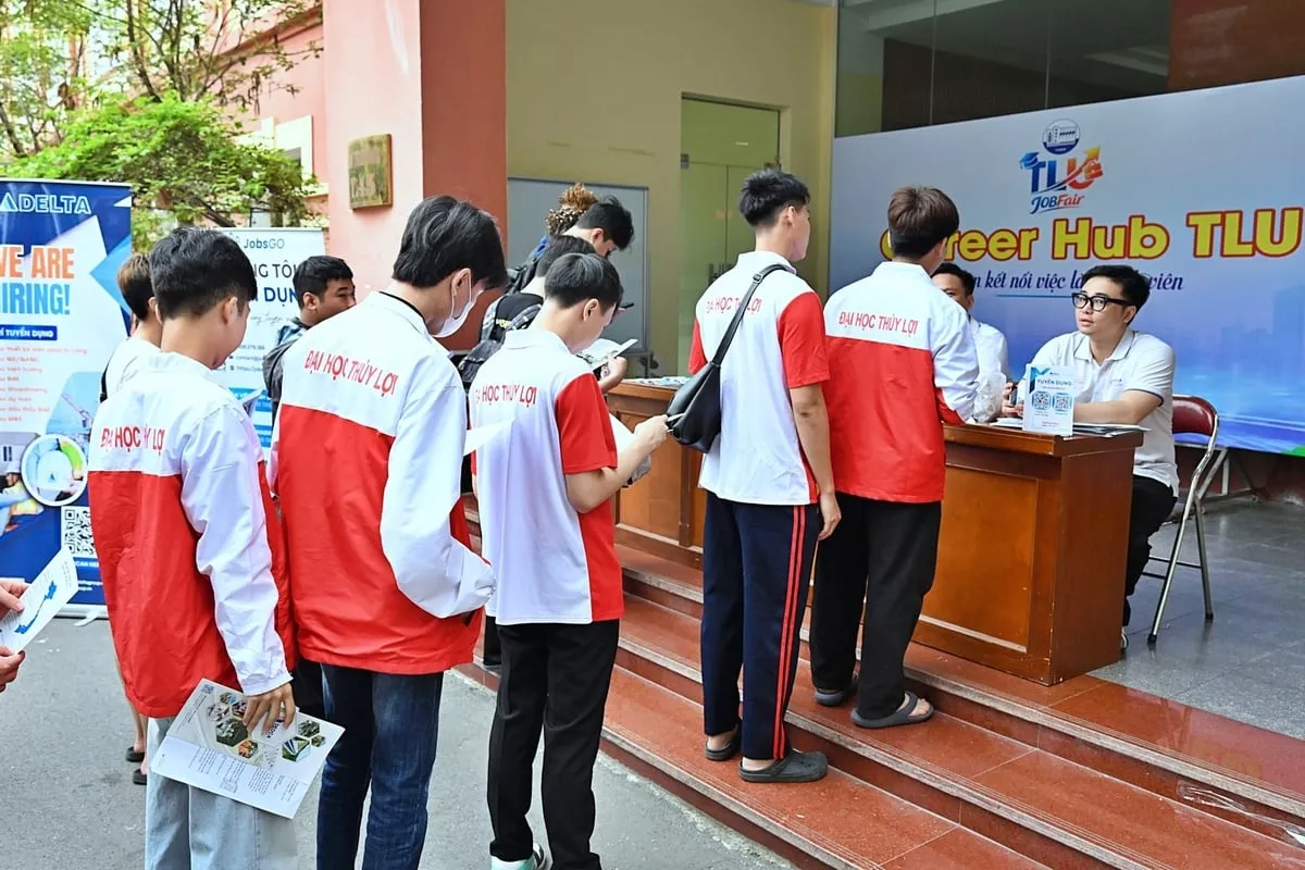 Nơi sinh viên học cách đi làm từ năm nhất