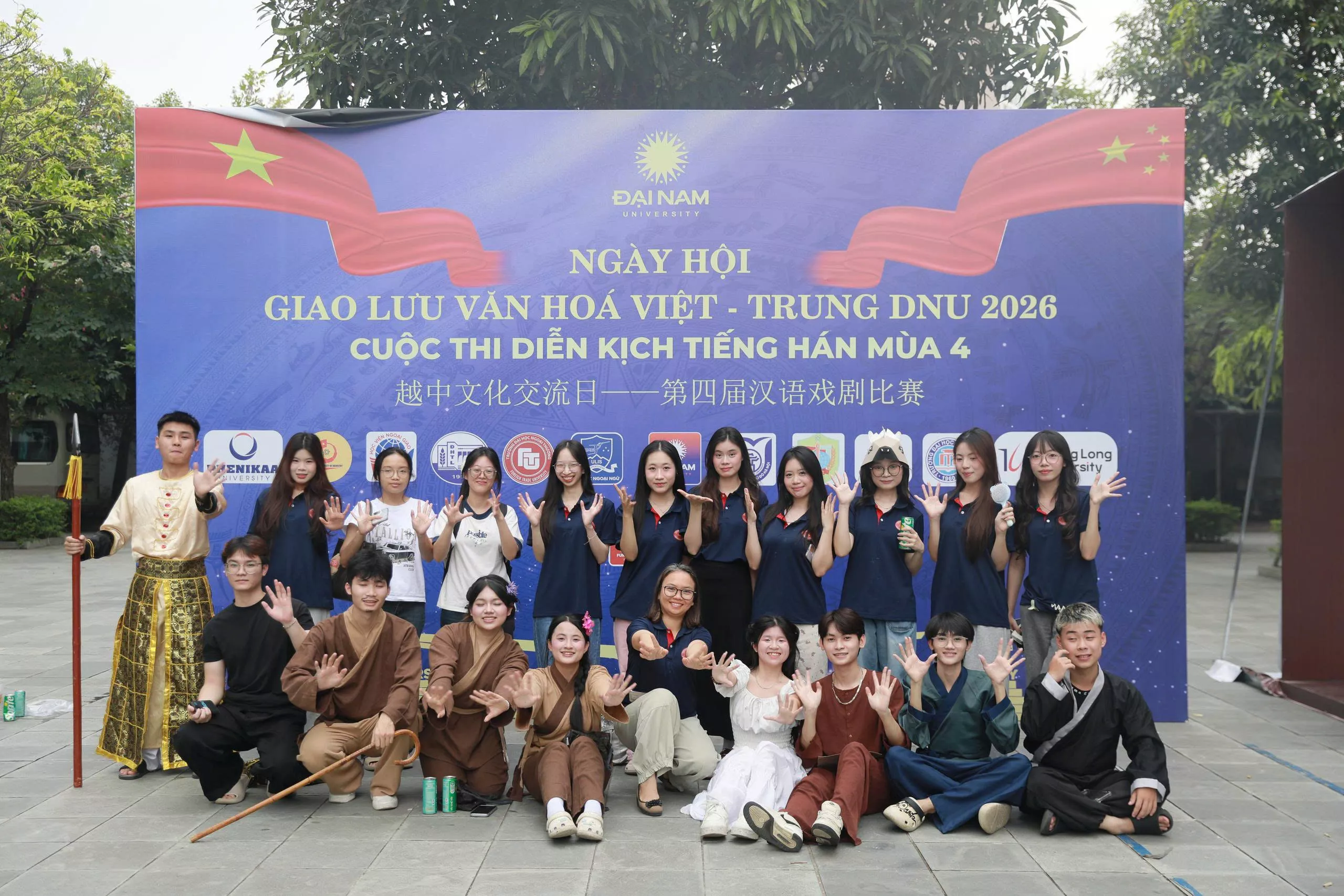 Sinh viên Trường Đại học Thủy lợi xuất sắc giành giải Nhì cuộc thi “Diễn kịch tiếng Hán mùa 4”