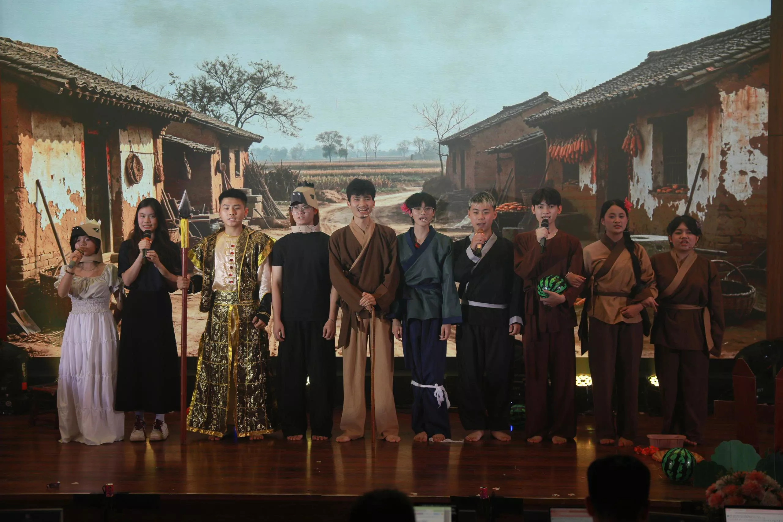 Sinh viên Trường Đại học Thủy lợi xuất sắc giành giải Nhì cuộc thi “Diễn kịch tiếng Hán mùa 4”